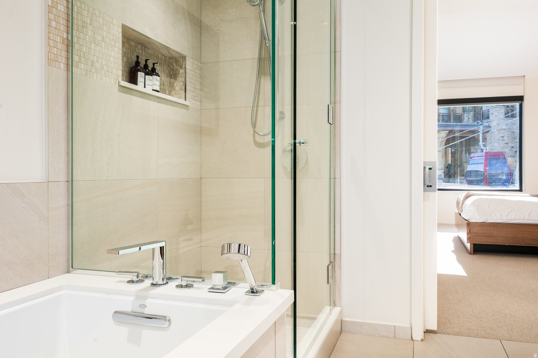 LIFT CONDOS - Residential