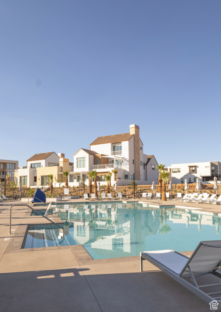 ATKINVILLE TOWNHOMES AT DESERT COLOR - Residential