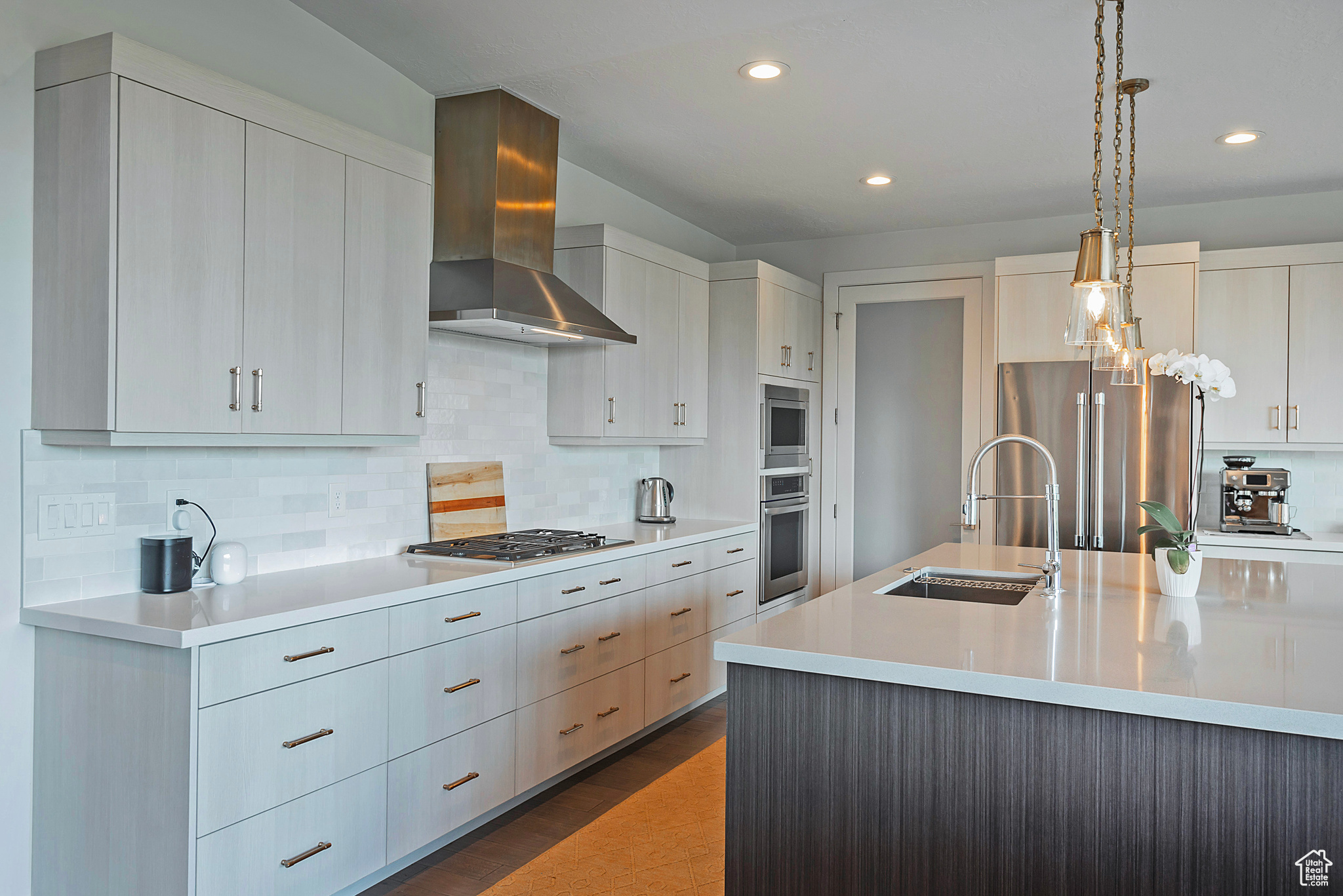 COLUMBUS COURT - Residential