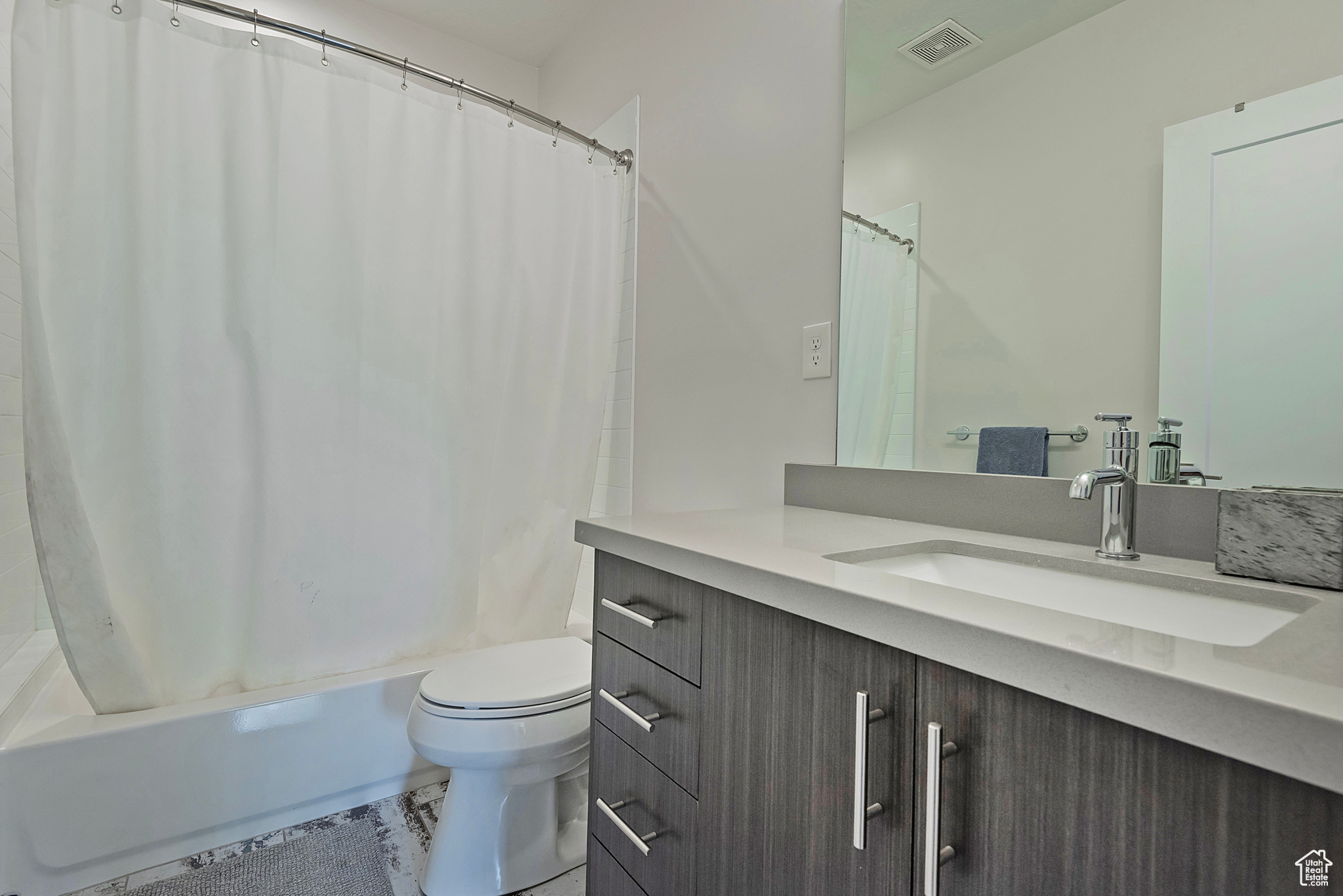 COLUMBUS COURT - Residential