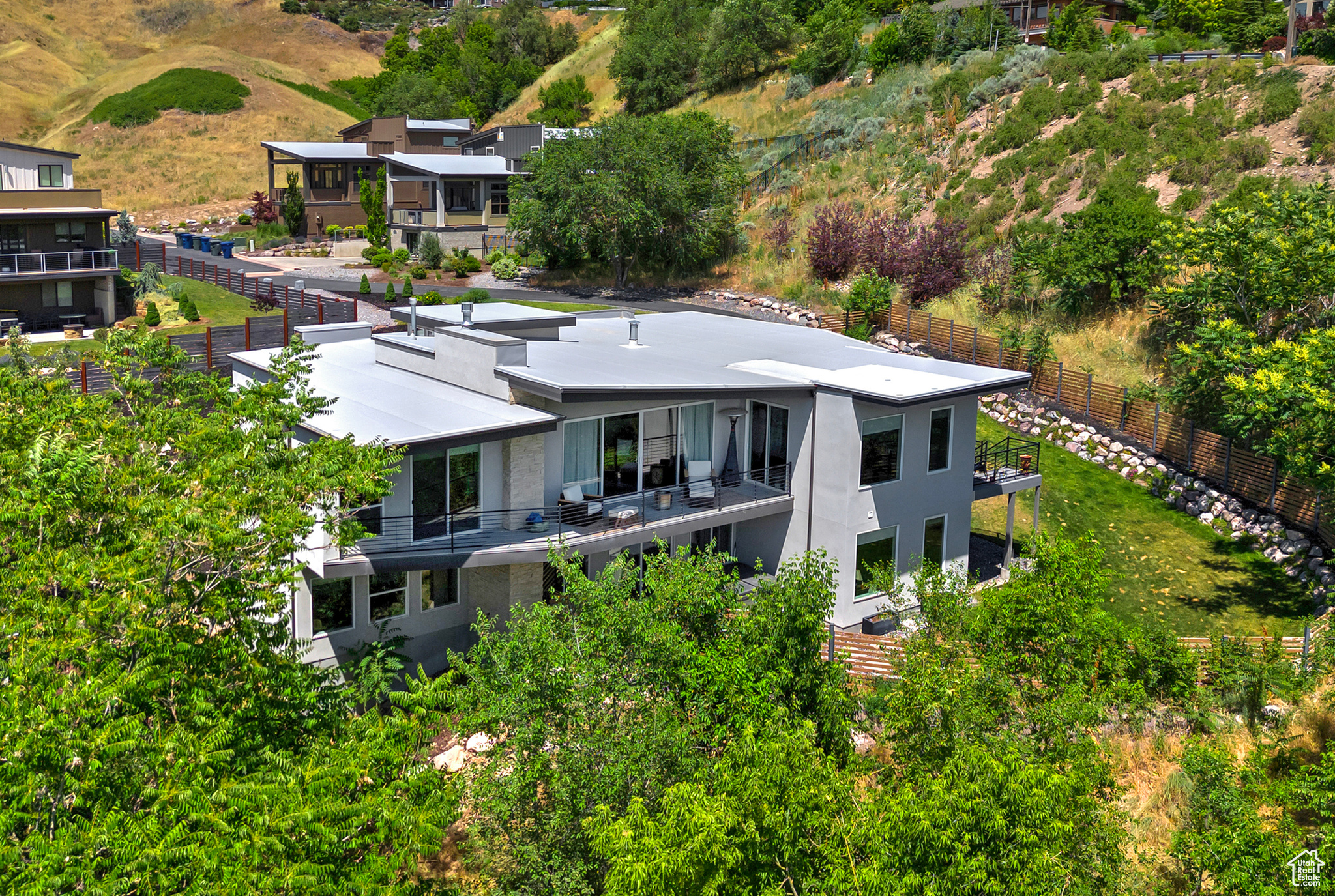 COLUMBUS COURT - Residential