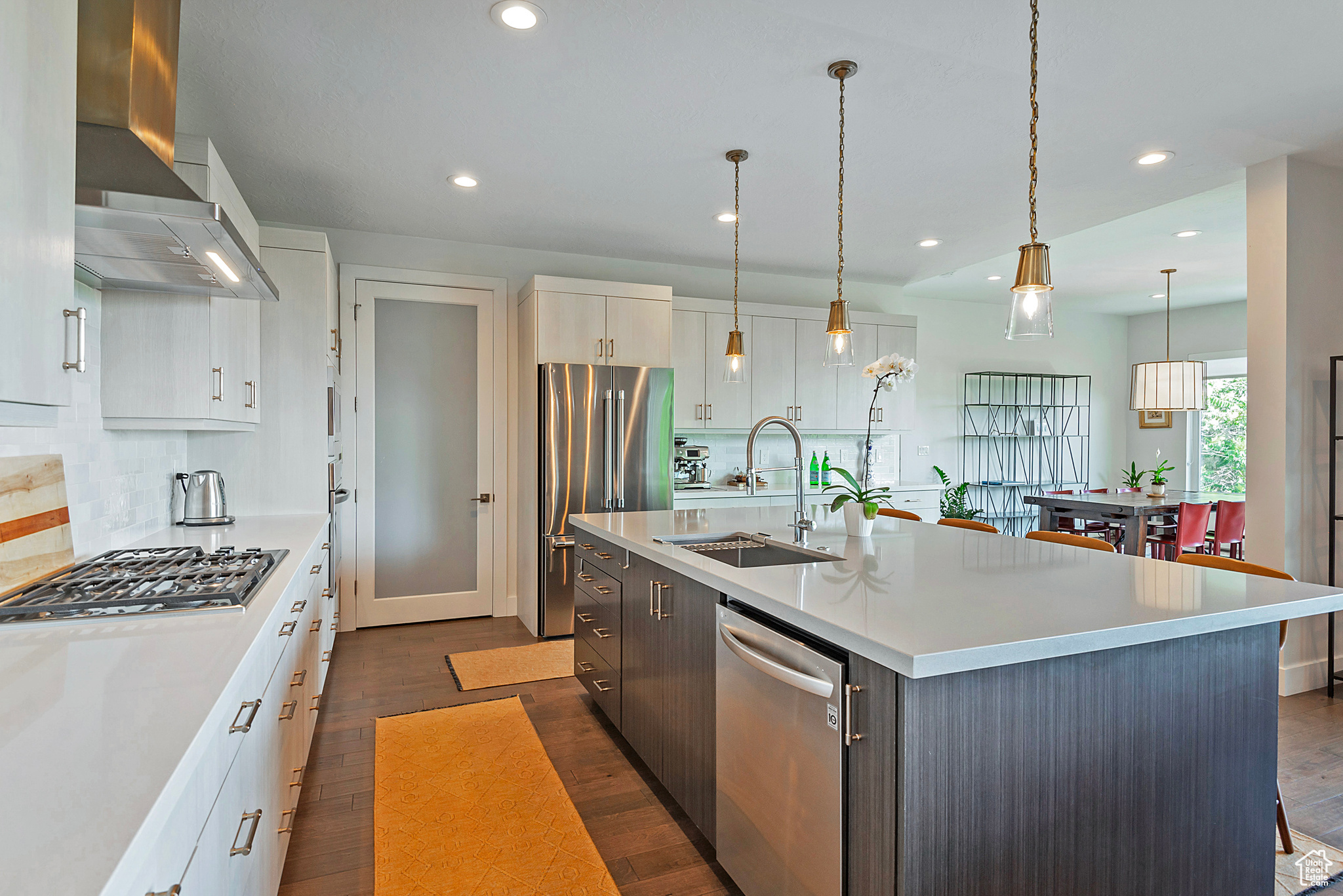 COLUMBUS COURT - Residential