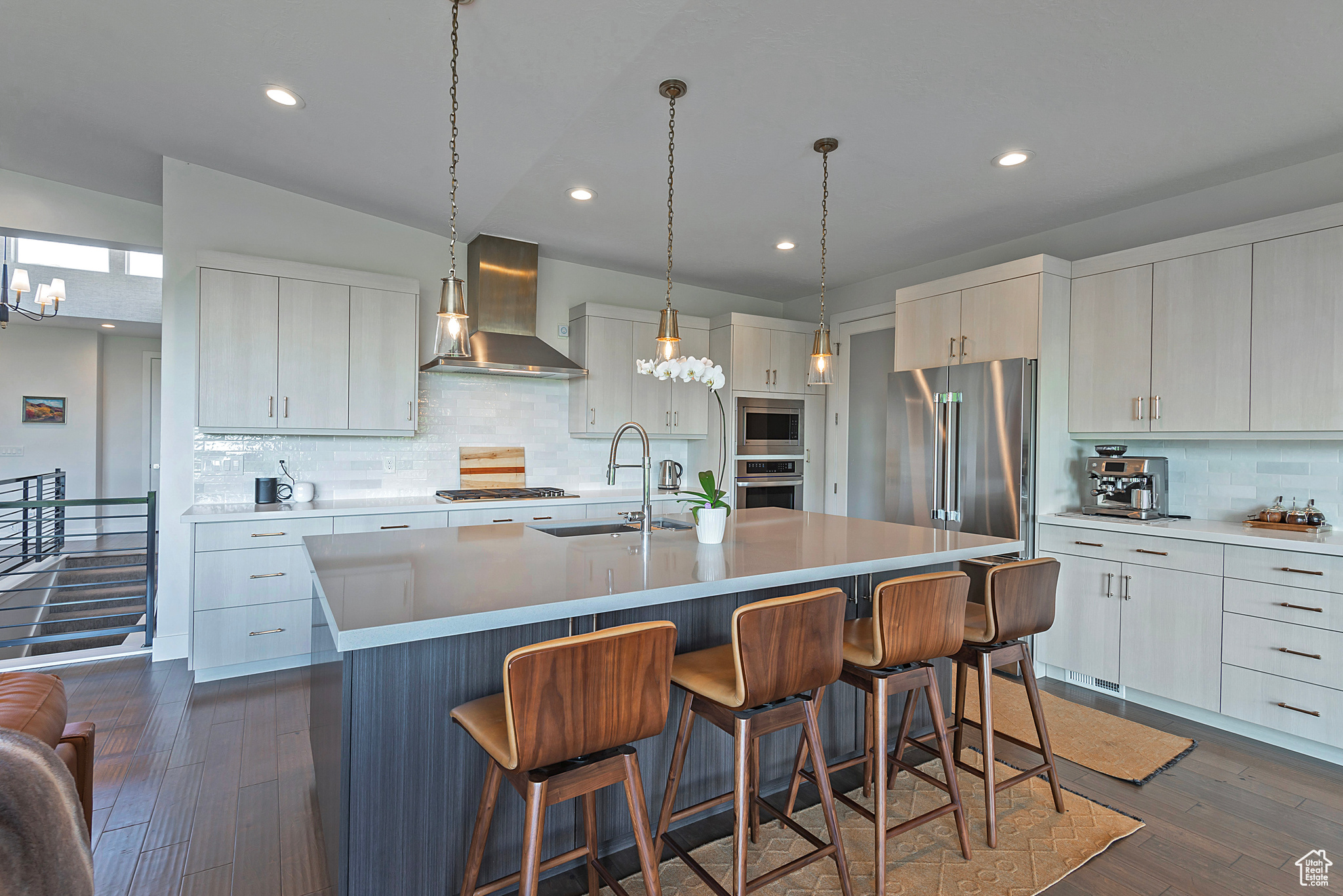 COLUMBUS COURT - Residential