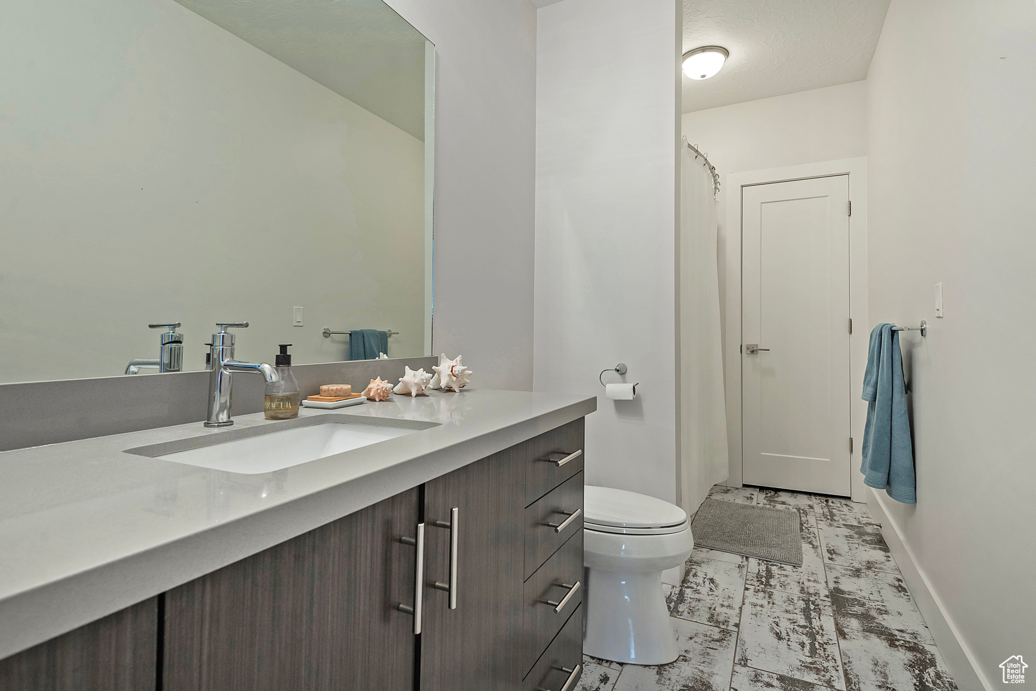 COLUMBUS COURT - Residential