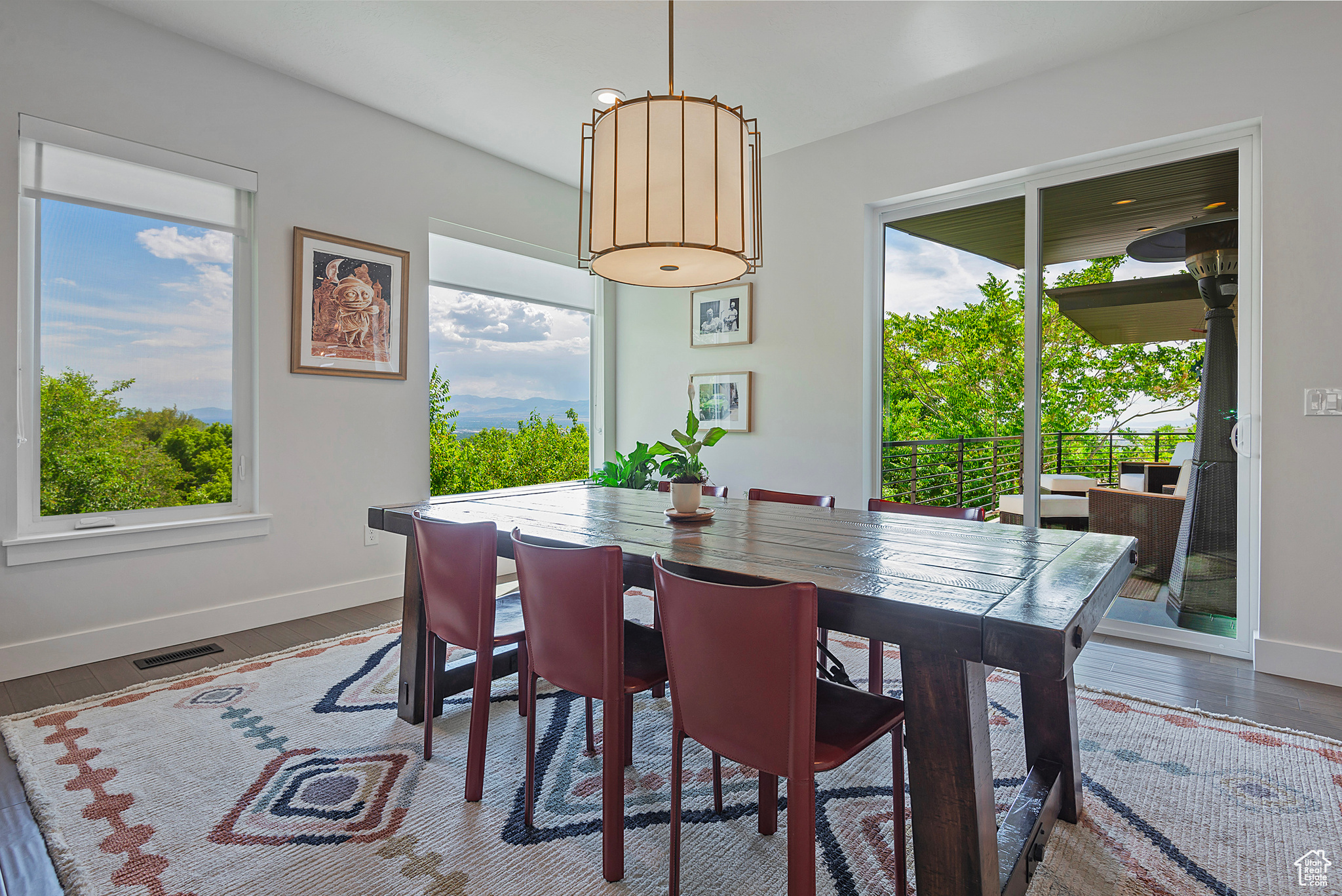 COLUMBUS COURT - Residential