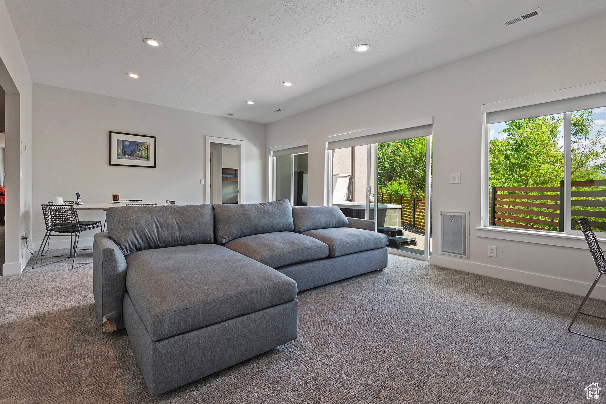 COLUMBUS COURT - Residential