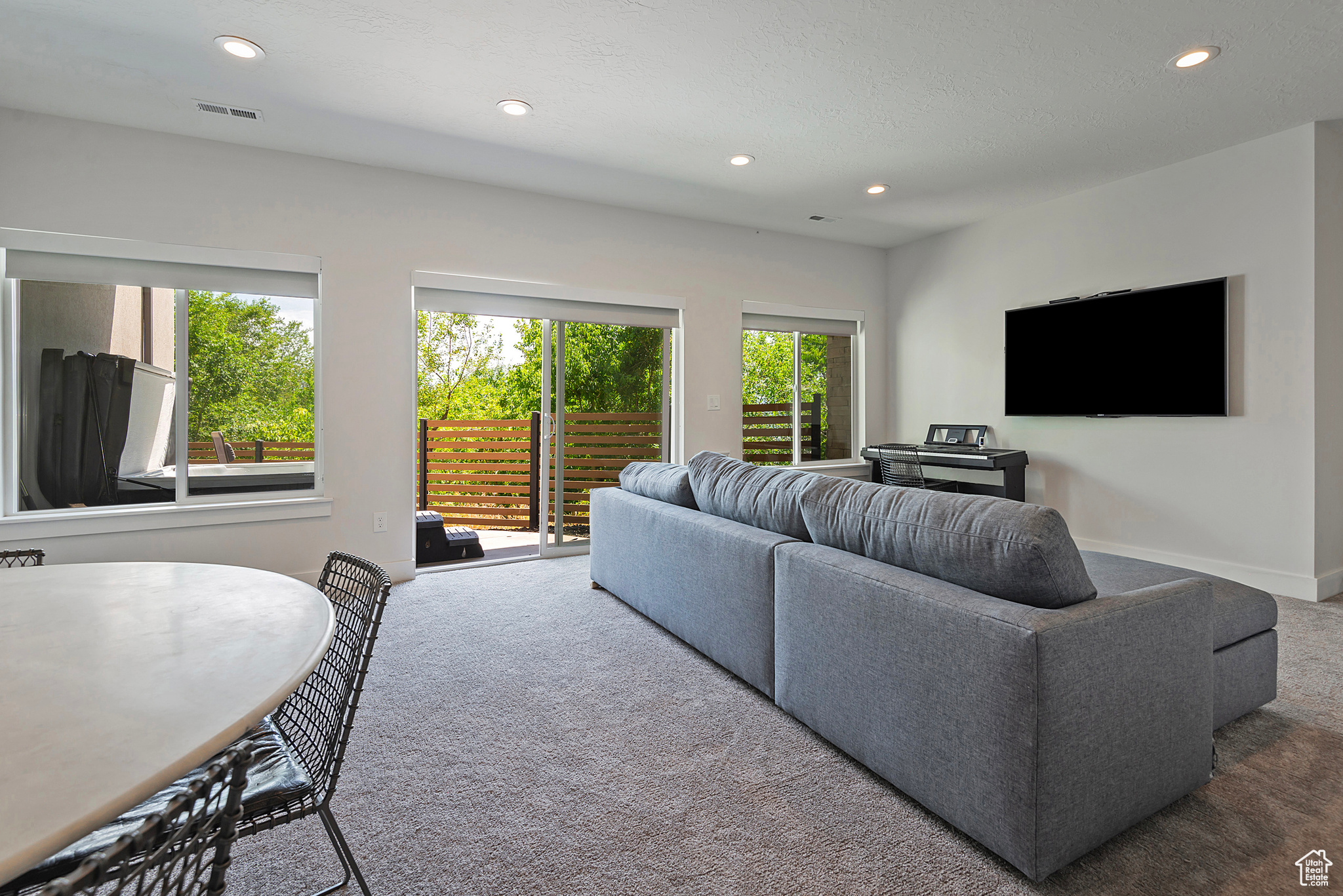 COLUMBUS COURT - Residential