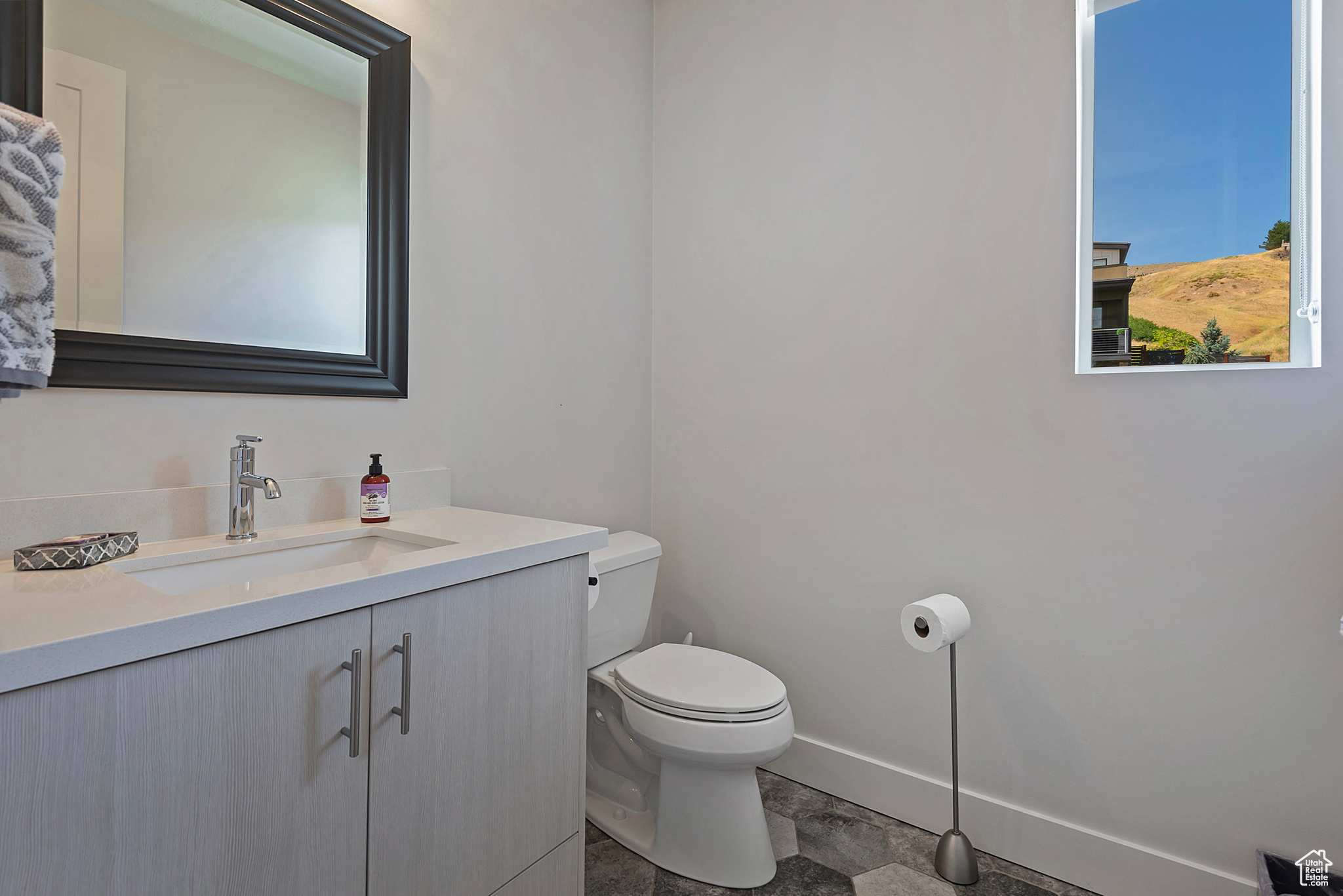 COLUMBUS COURT - Residential