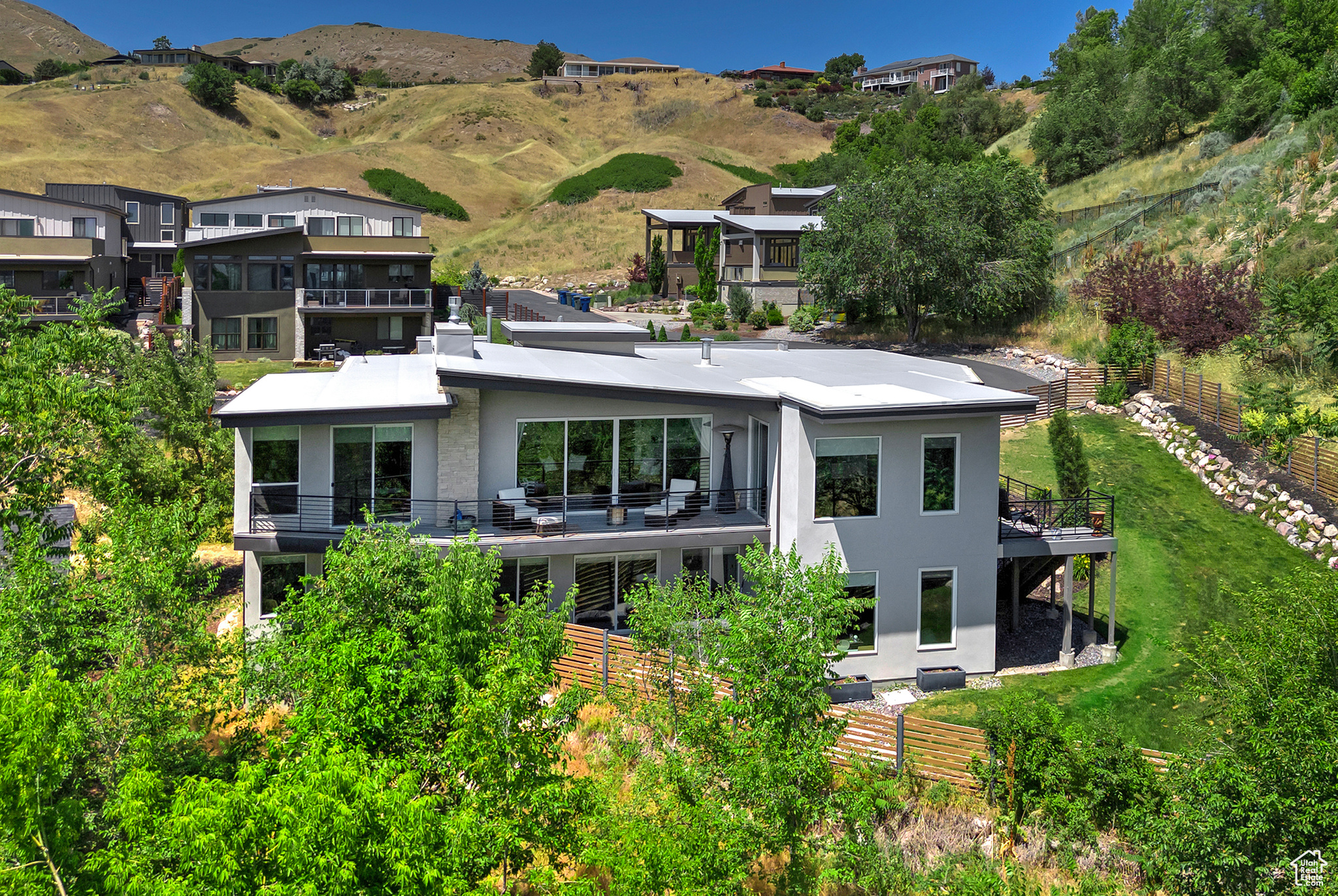 COLUMBUS COURT - Residential