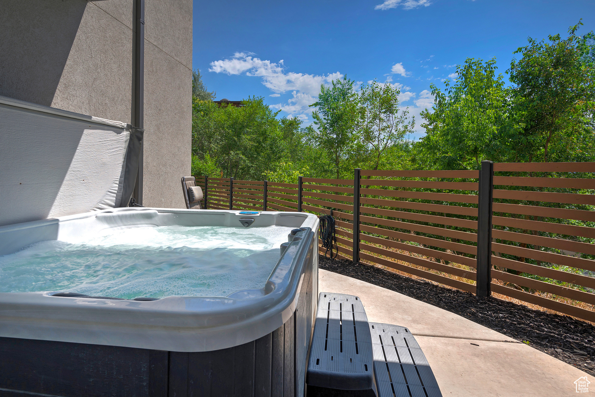 COLUMBUS COURT - Residential