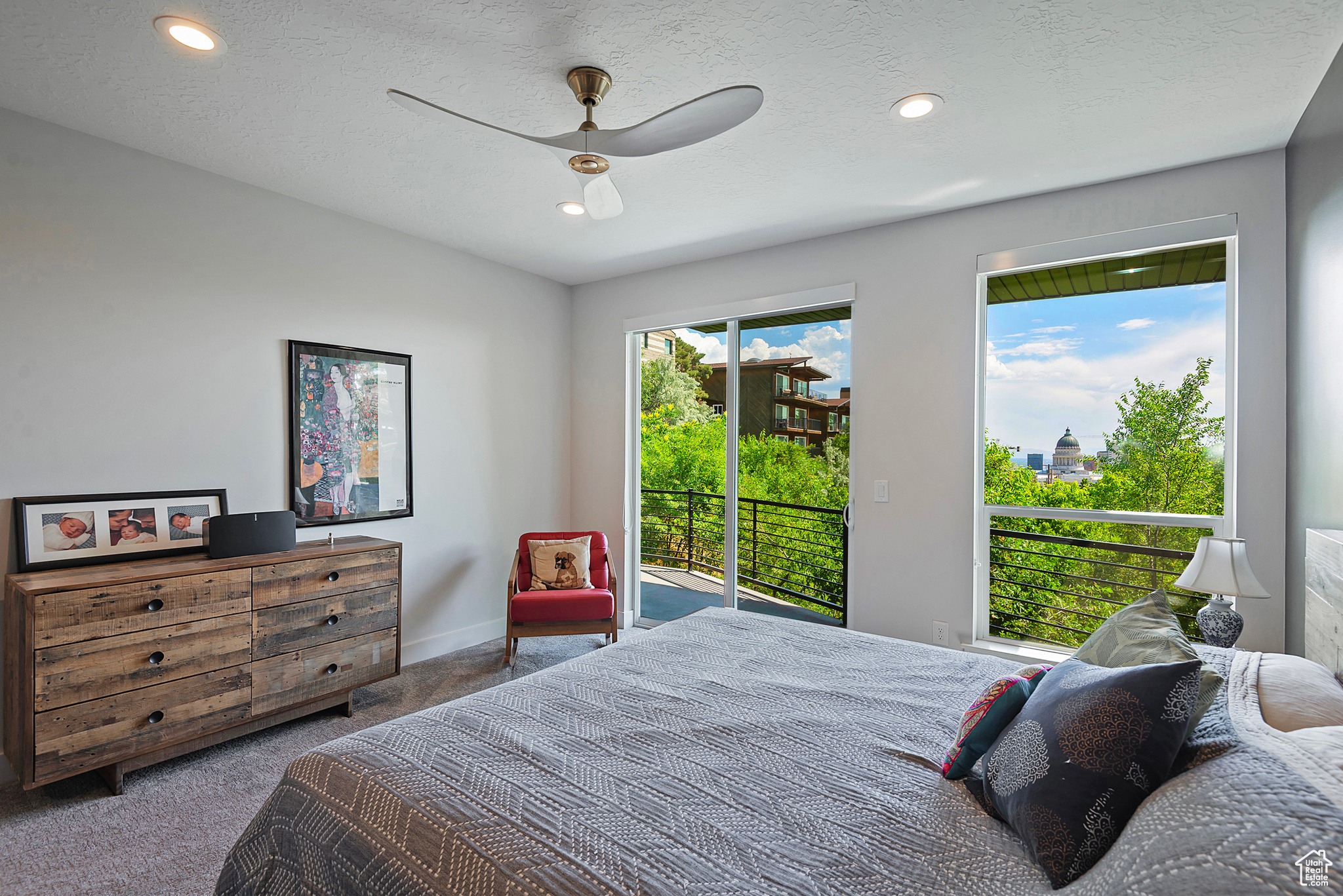 COLUMBUS COURT - Residential