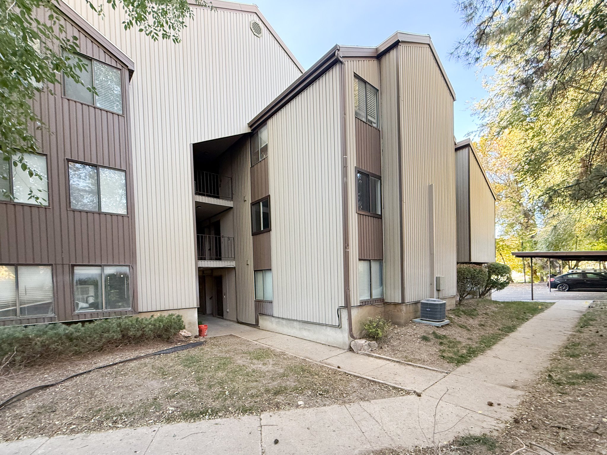 MILLSTONE MANOR - Residential