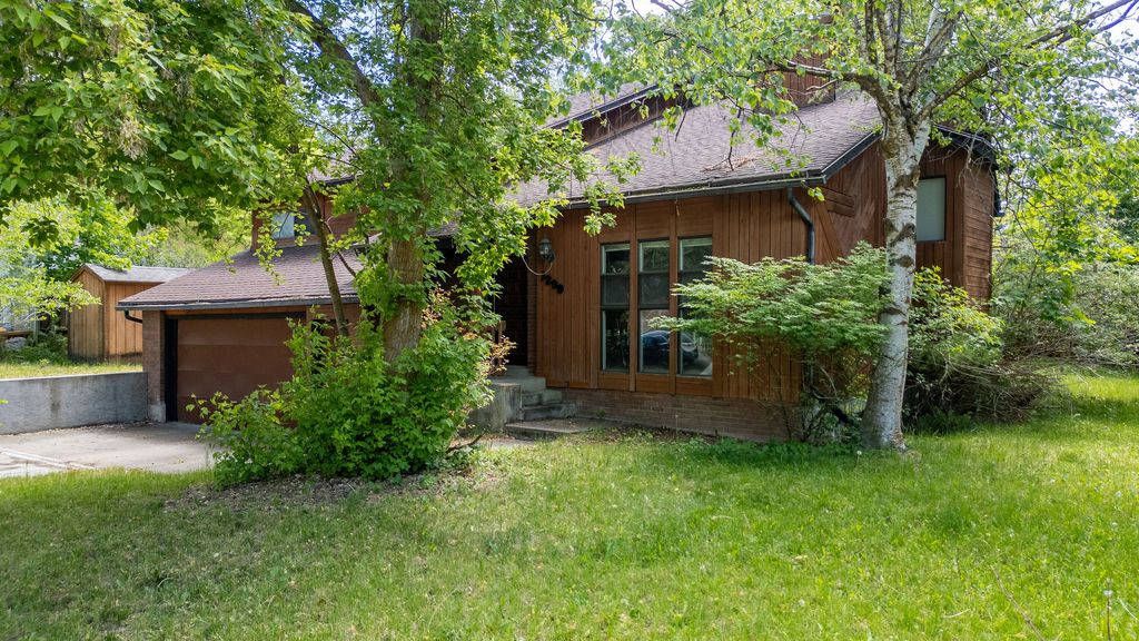 Photo of 1290 CLIFFSIDE DR, Logan, UT 84321 (MLS # 2159995)