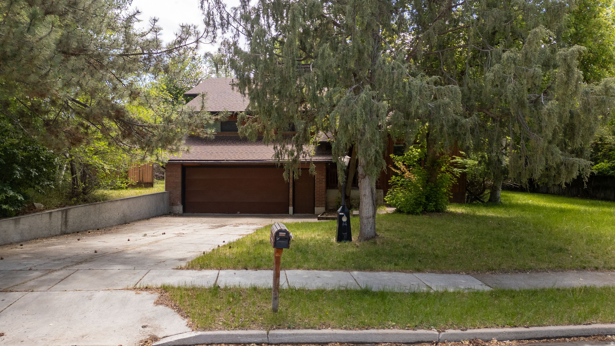 MOUNT LOGAN - Residential