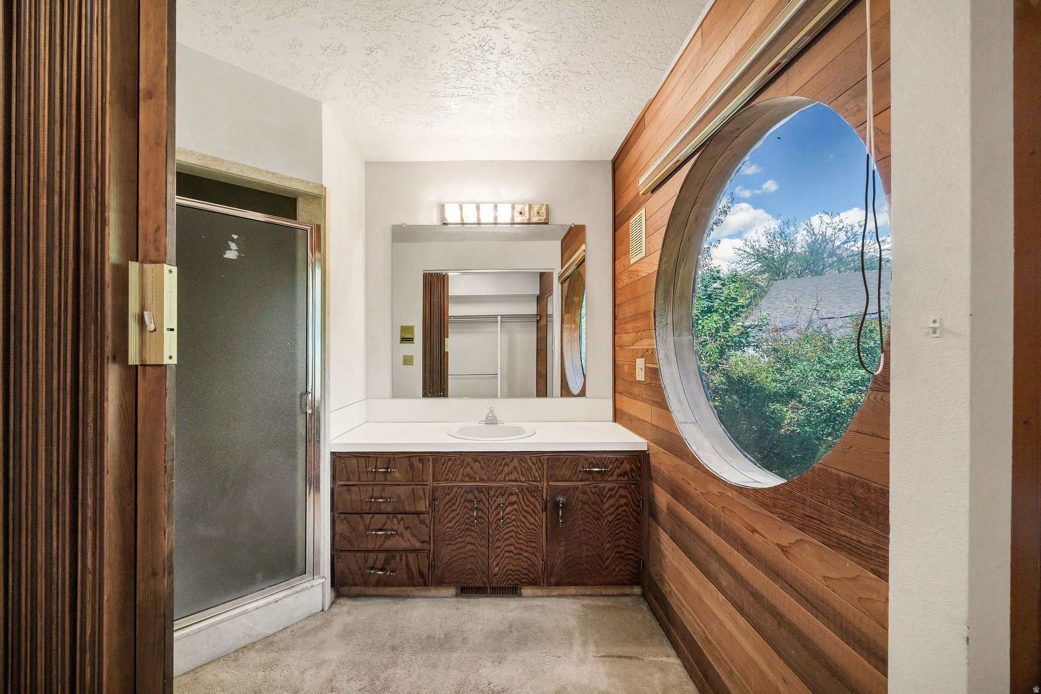 MOUNT LOGAN - Residential