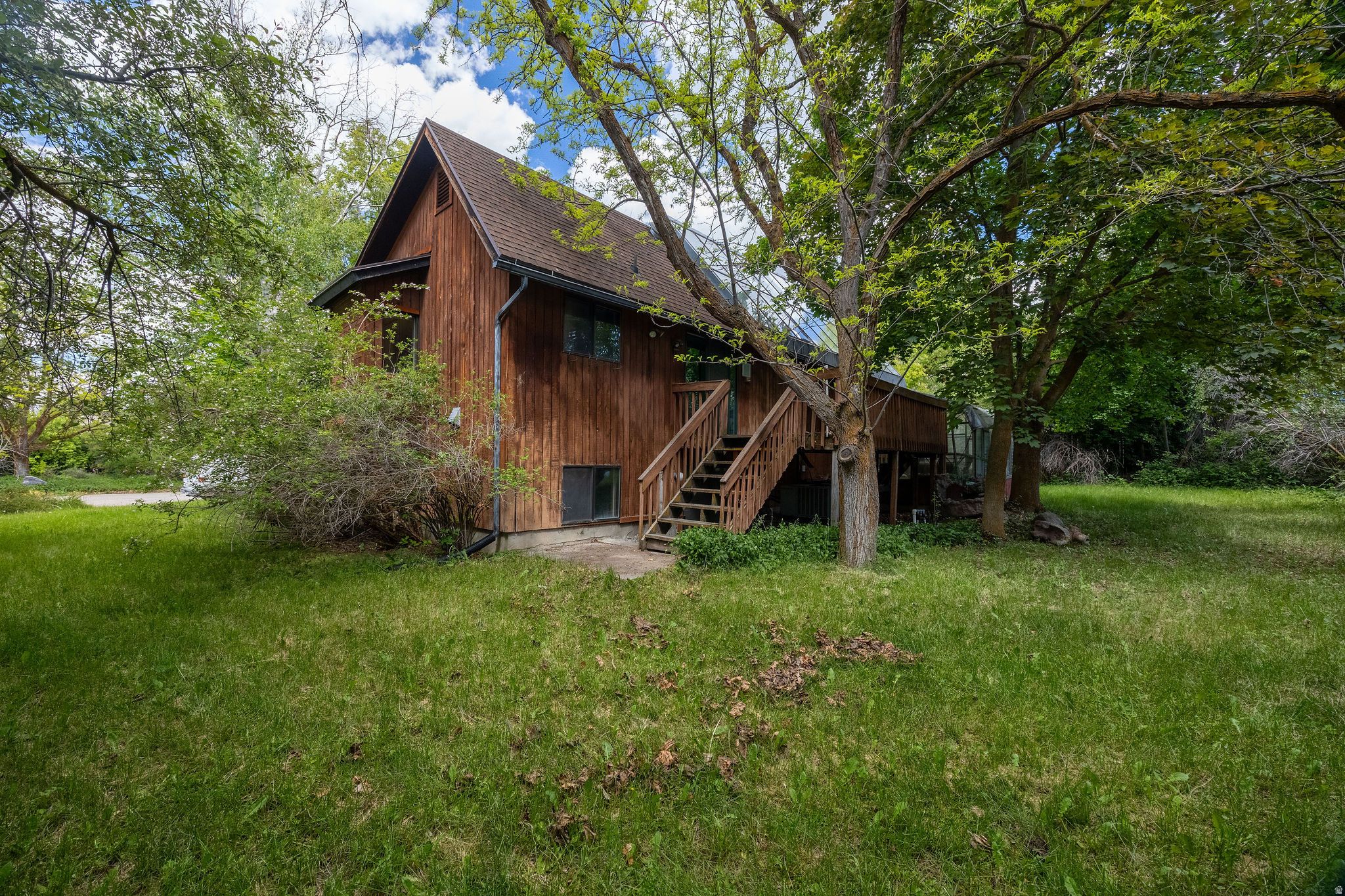 MOUNT LOGAN - Residential