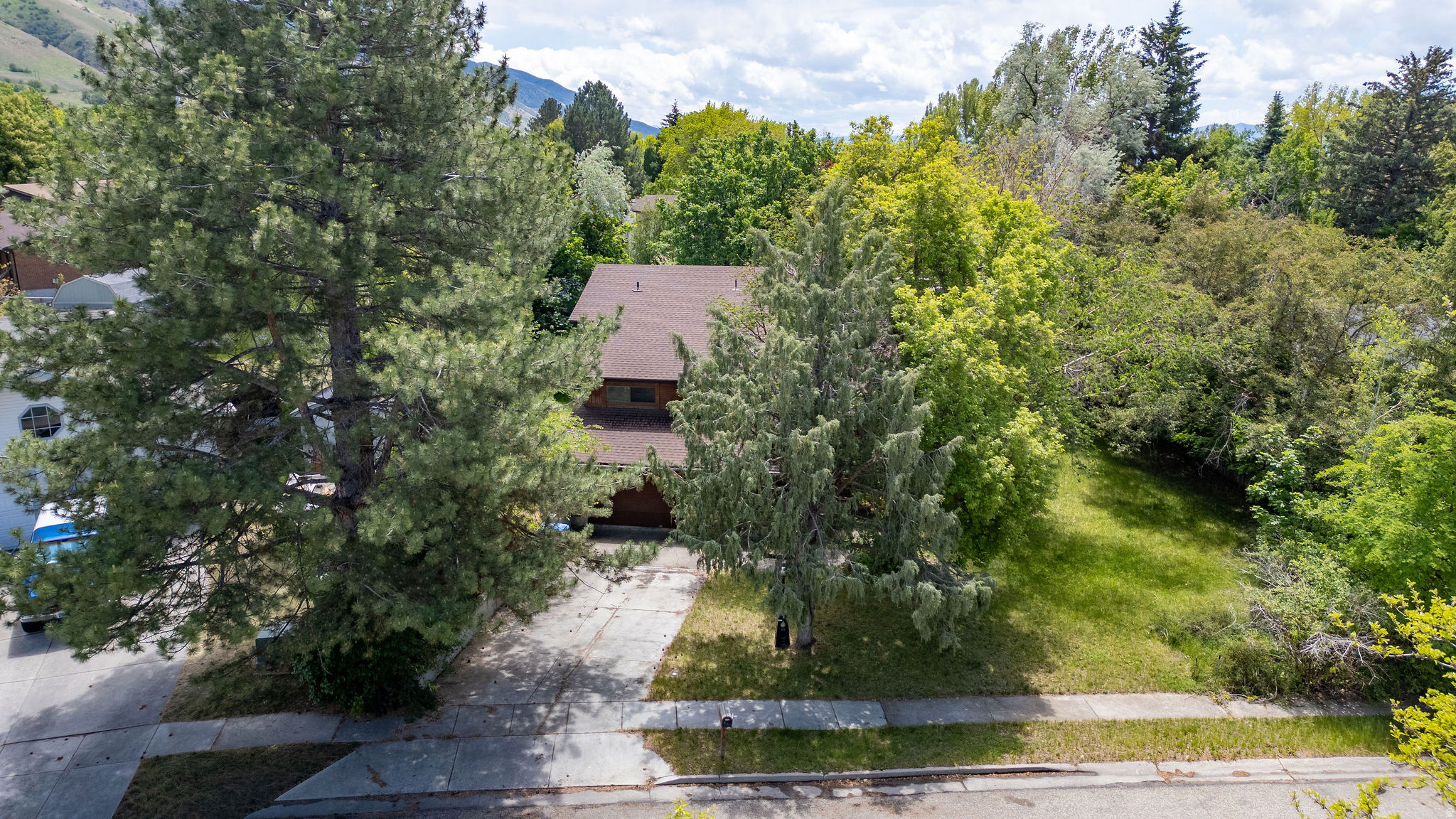MOUNT LOGAN - Residential