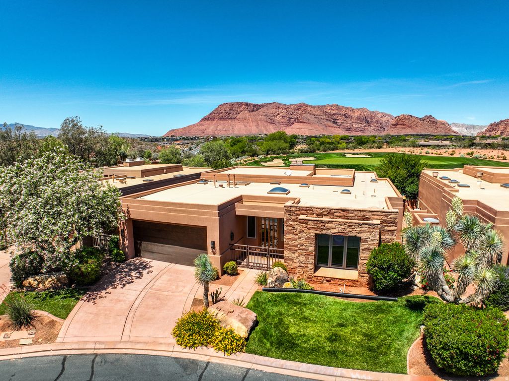 Photo of 2410 W ENTRADA TRL #25, Saint George, UT 84770 (MLS # 2156595)