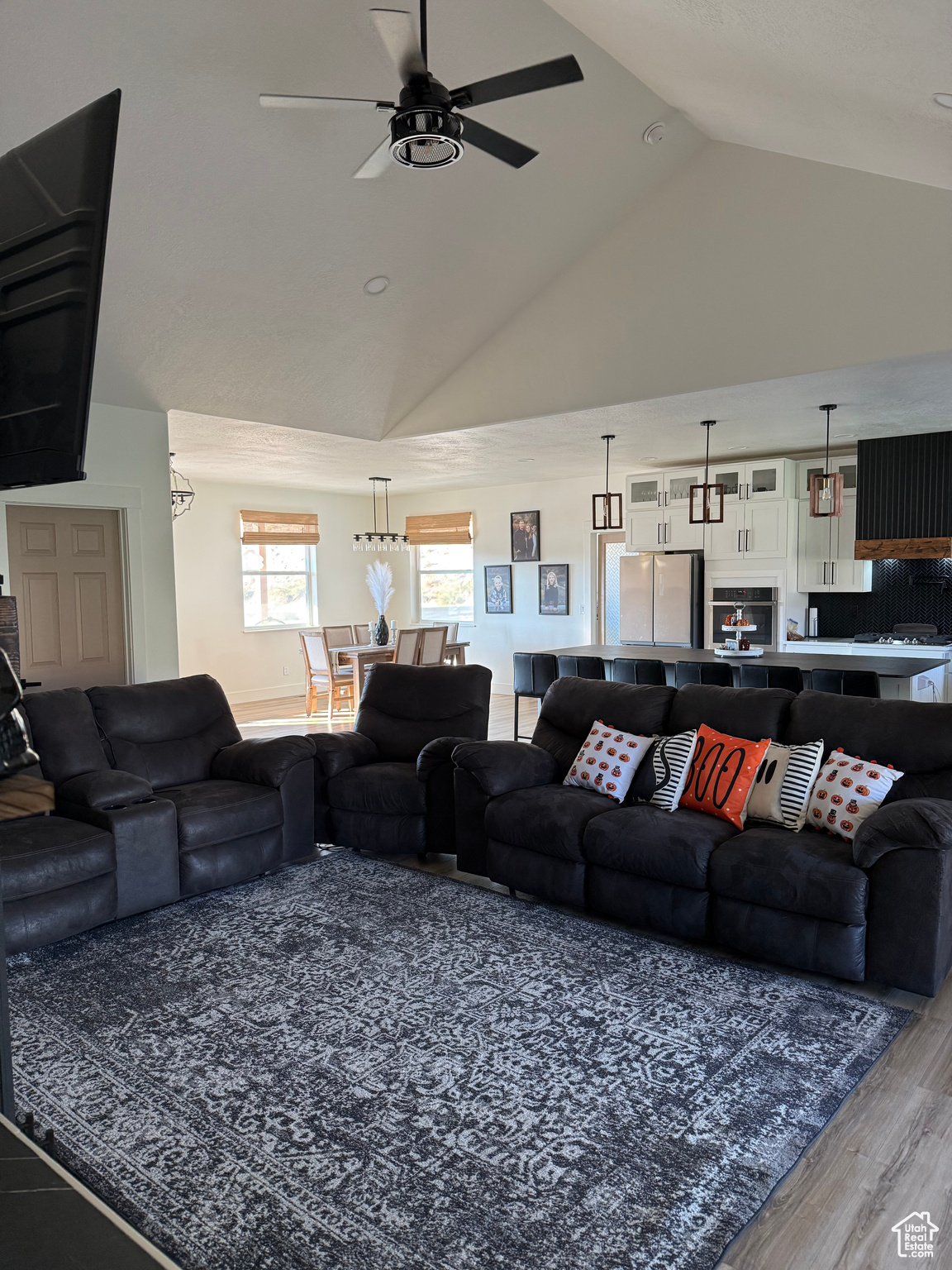 RIVER ROCK - Residential