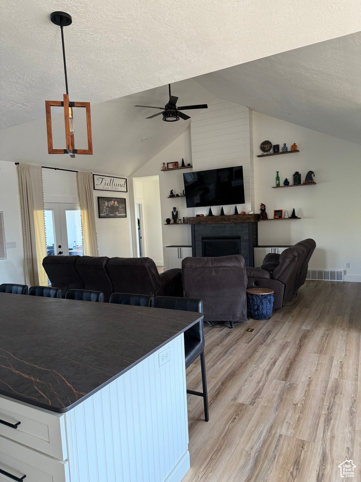 RIVER ROCK - Residential