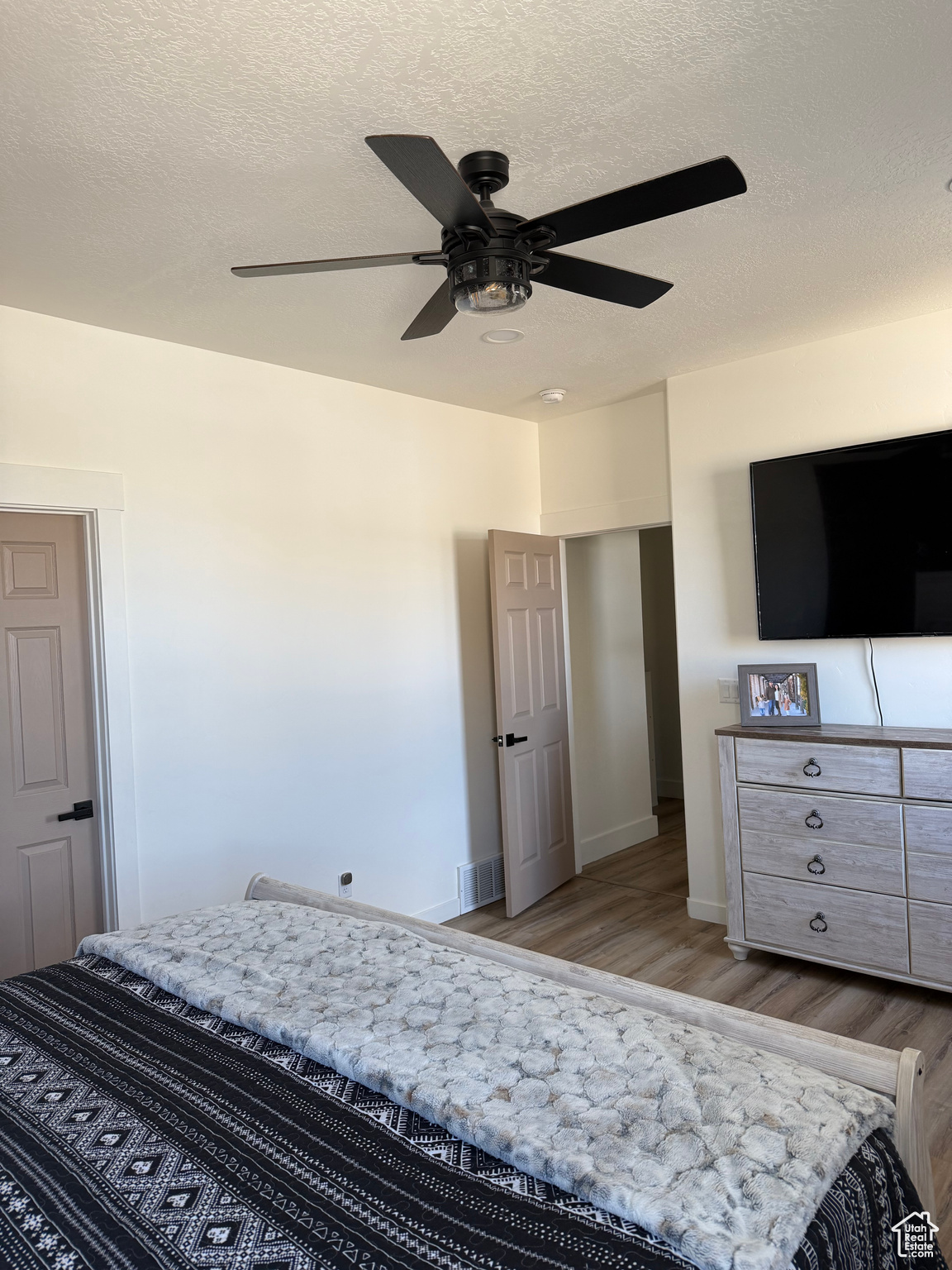 RIVER ROCK - Residential