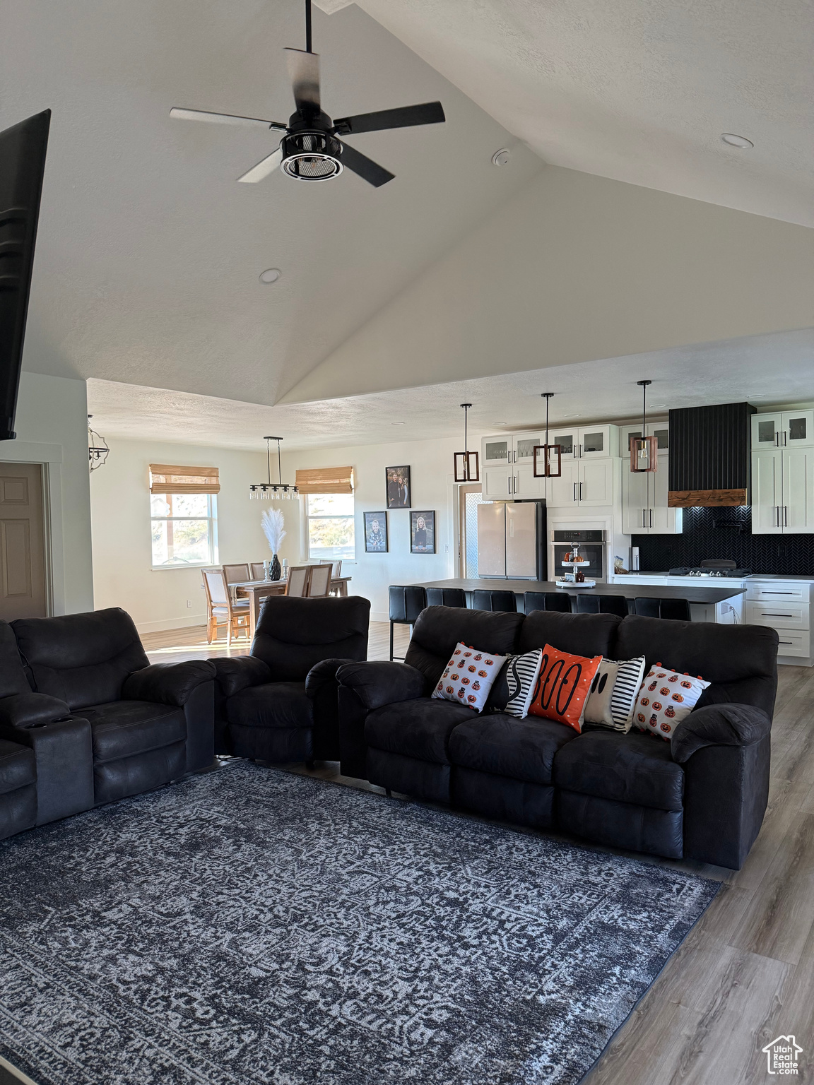 RIVER ROCK - Residential