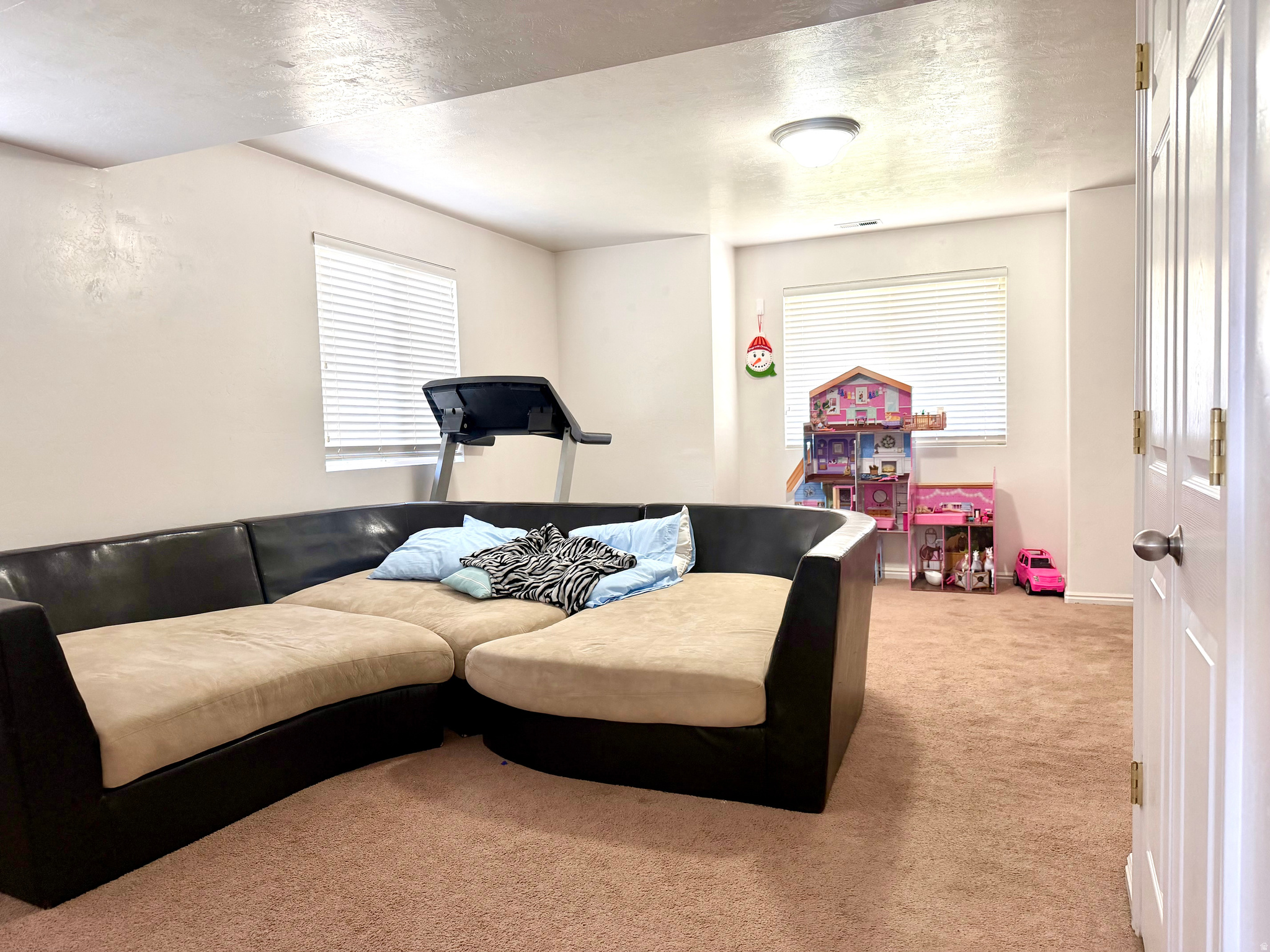 MEADOWBOOK EAST ESTATES SUB - Residential