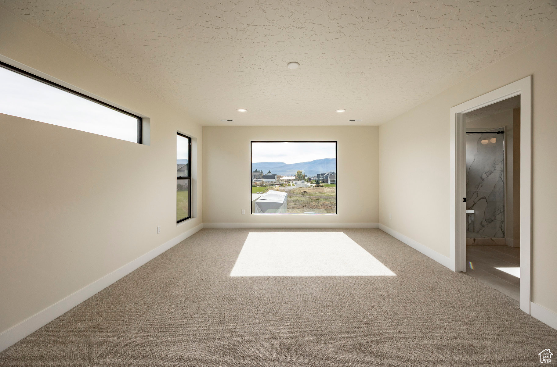 THE CROSSING - Residential