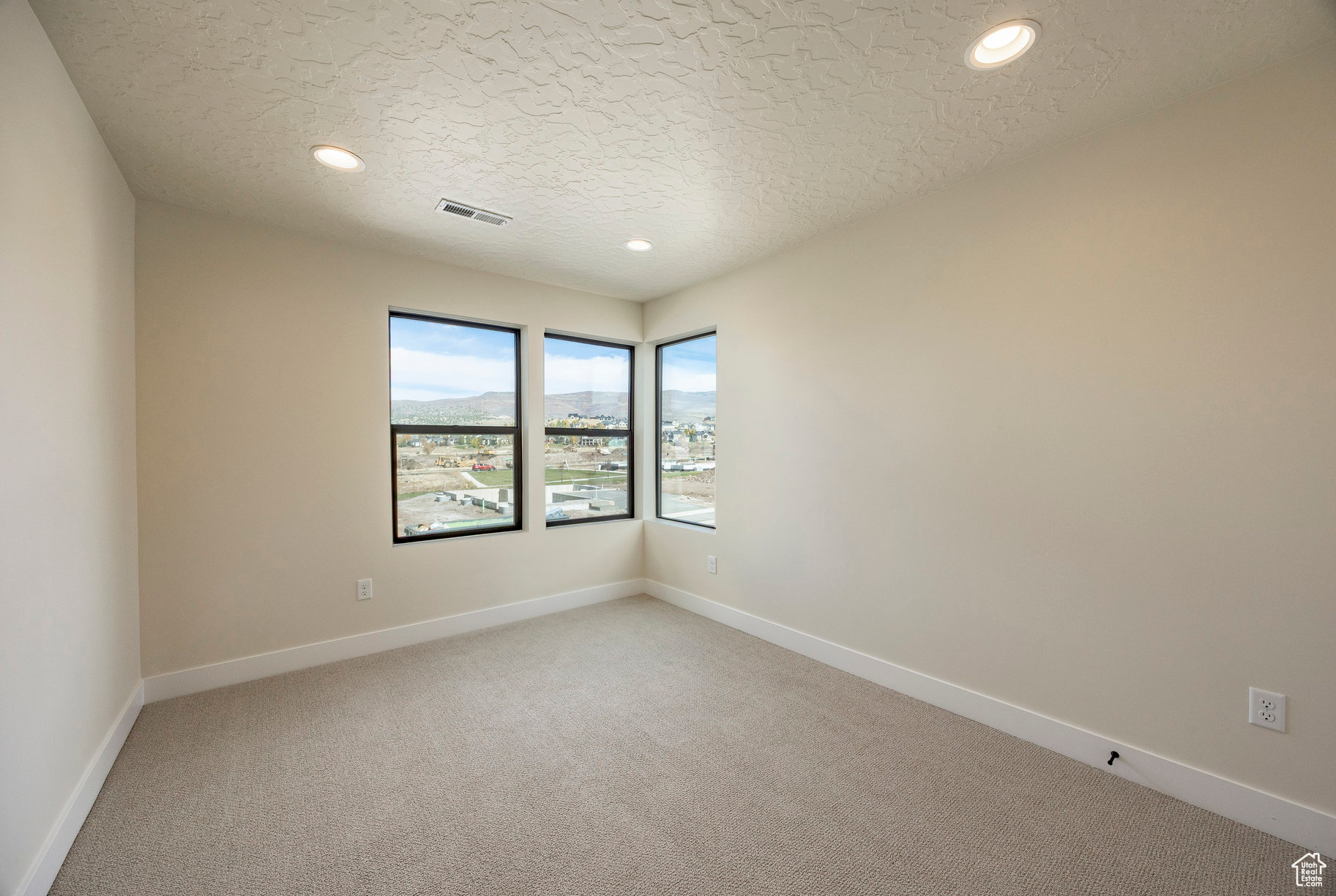 THE CROSSING - Residential