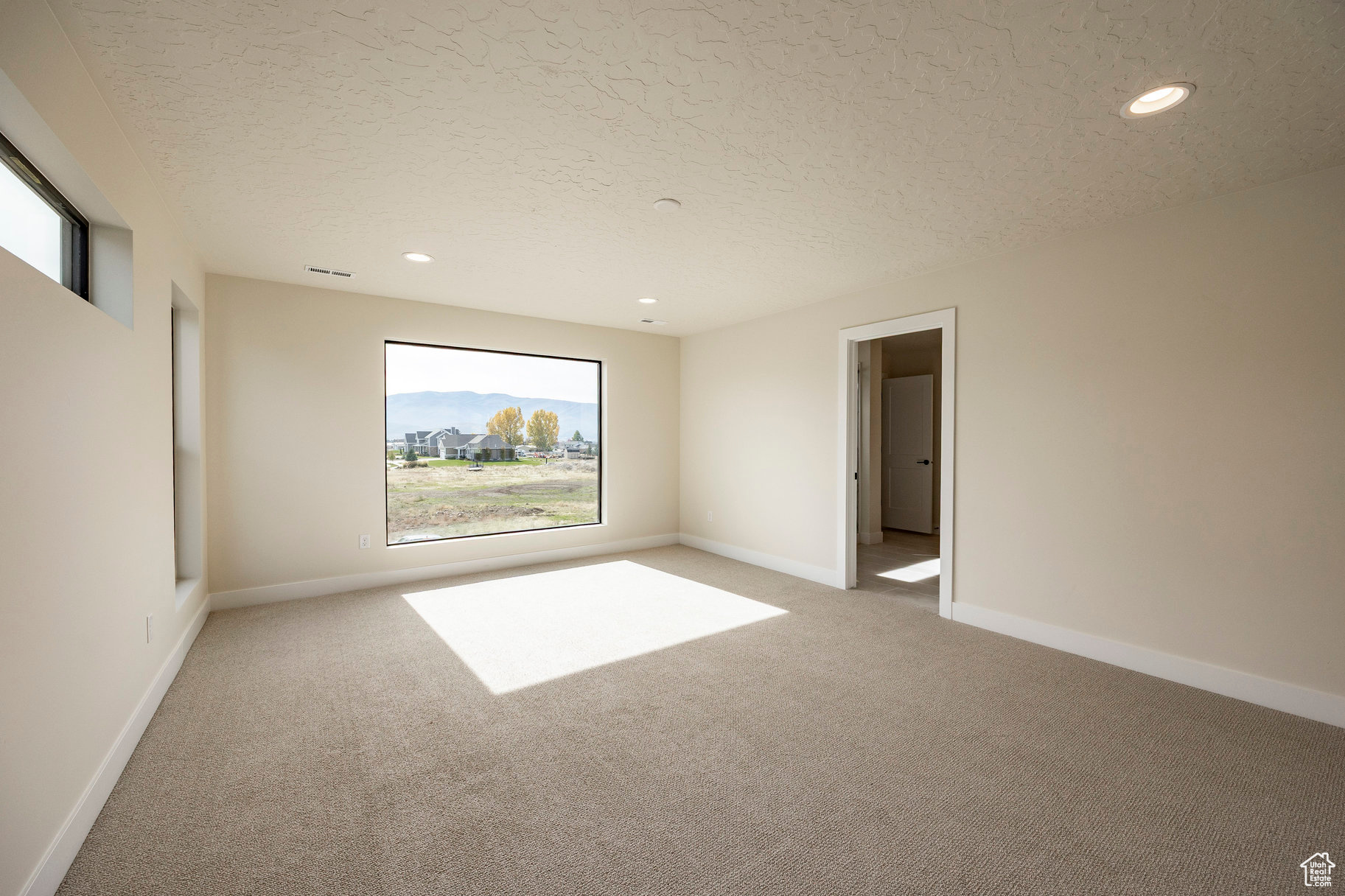 THE CROSSING - Residential