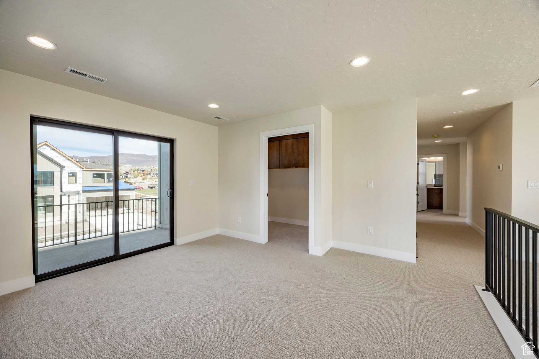 THE CROSSING - Residential