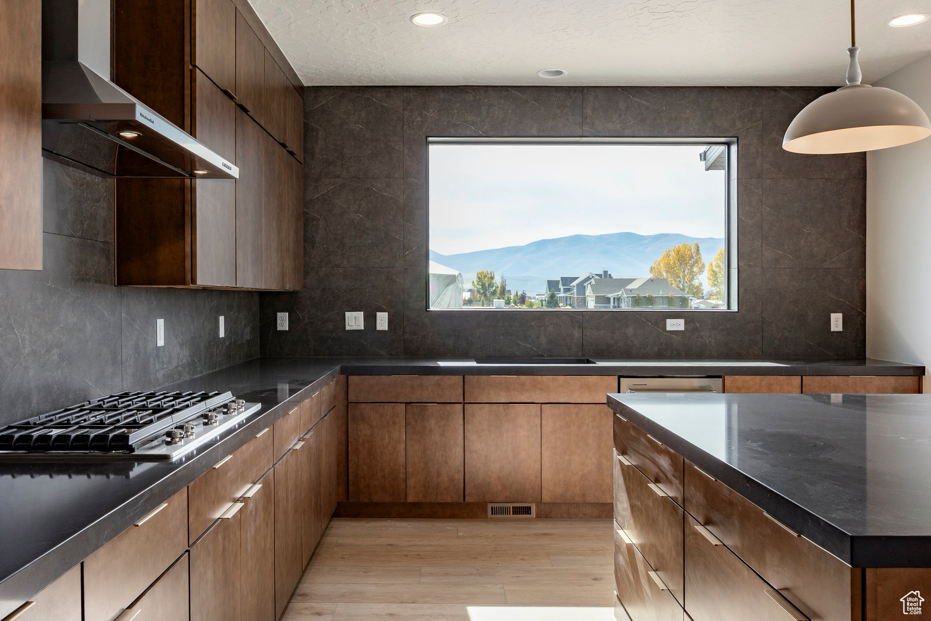 THE CROSSING - Residential