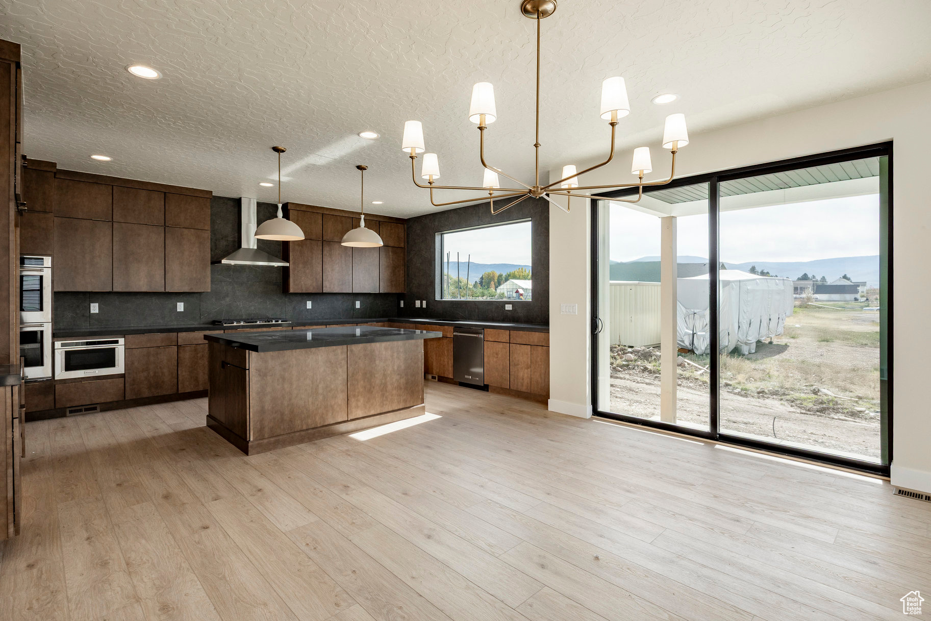 THE CROSSING - Residential