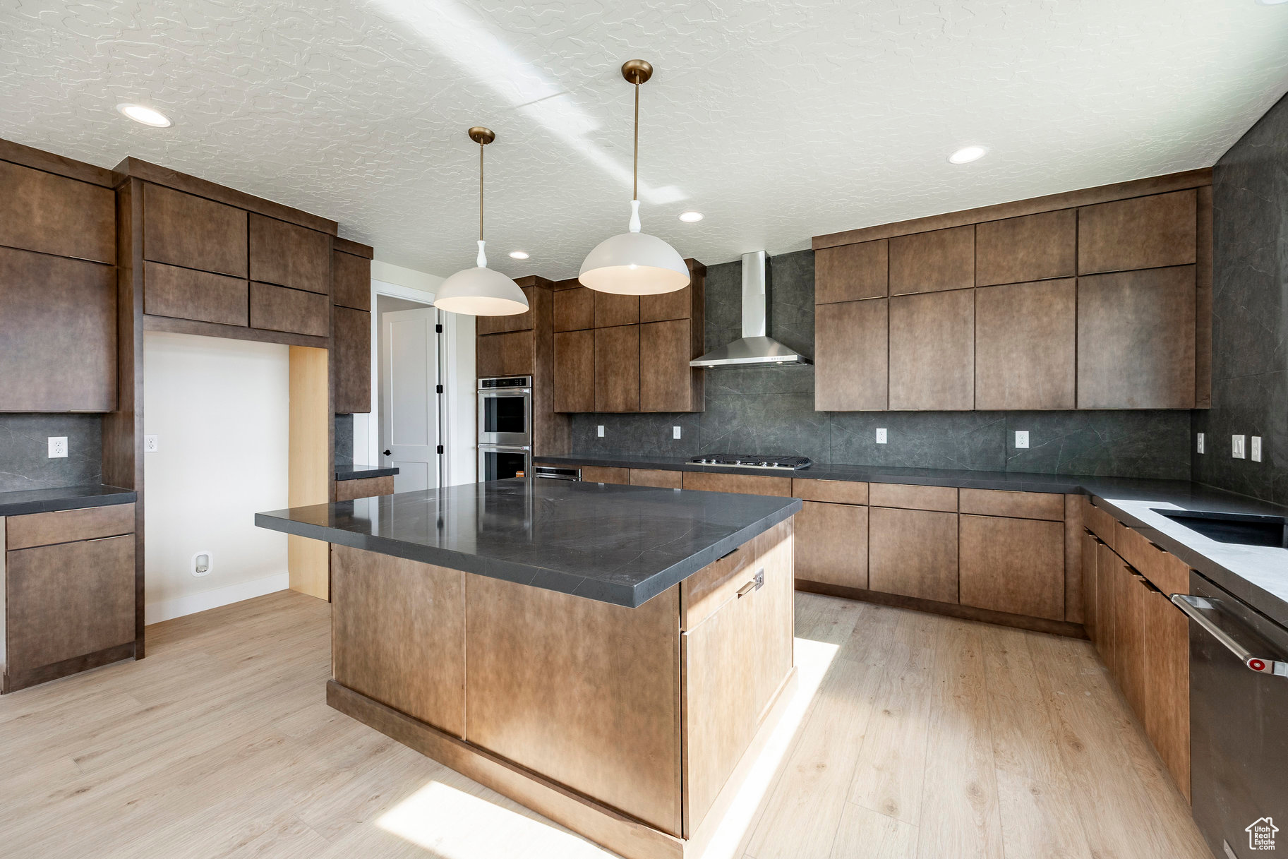 THE CROSSING - Residential