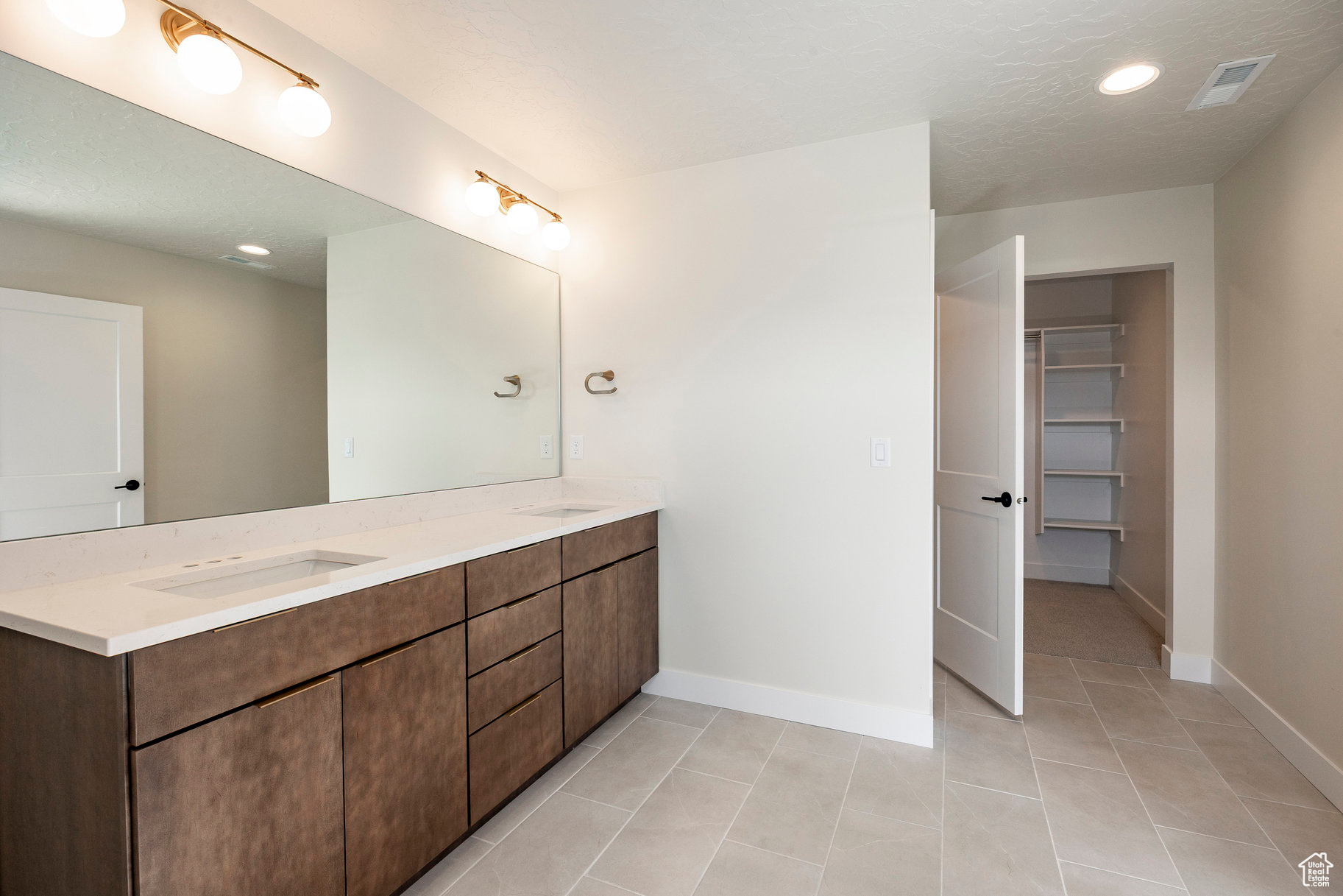 THE CROSSING - Residential