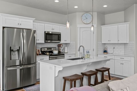 Tiny photo for 1624 N 3740 W, Lehi, UT 84043 (MLS # 2121866)