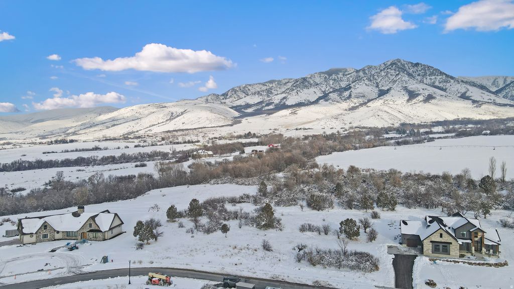 Photo of 680 N CHERRY CREEK PKWY #7, Richmond, UT 84333 (MLS # 2138911)