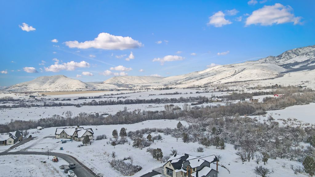 Photo of 680 N CHERRY CREEK PKWY #7, Richmond, UT 84333 (MLS # 2138911)