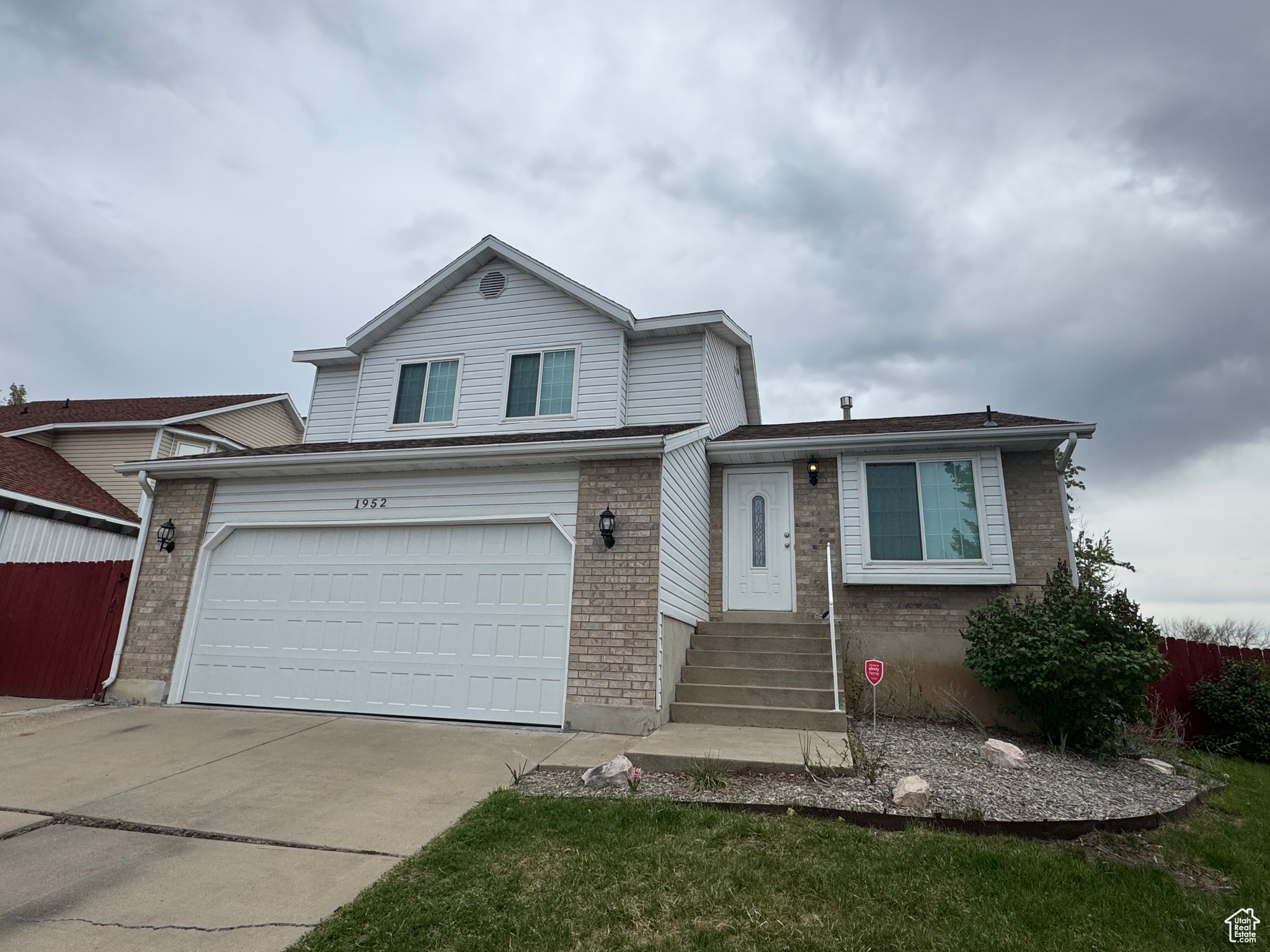 1952 E Sunset Dr, Layton, Utah image 2