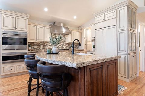 Tiny photo for 1154 E PARKSTONE DR #125, Draper, UT 84020 (MLS # 2133793)