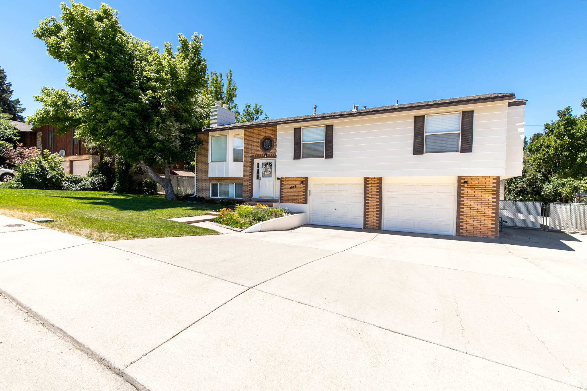 THREE FOUNTAINS - Residential