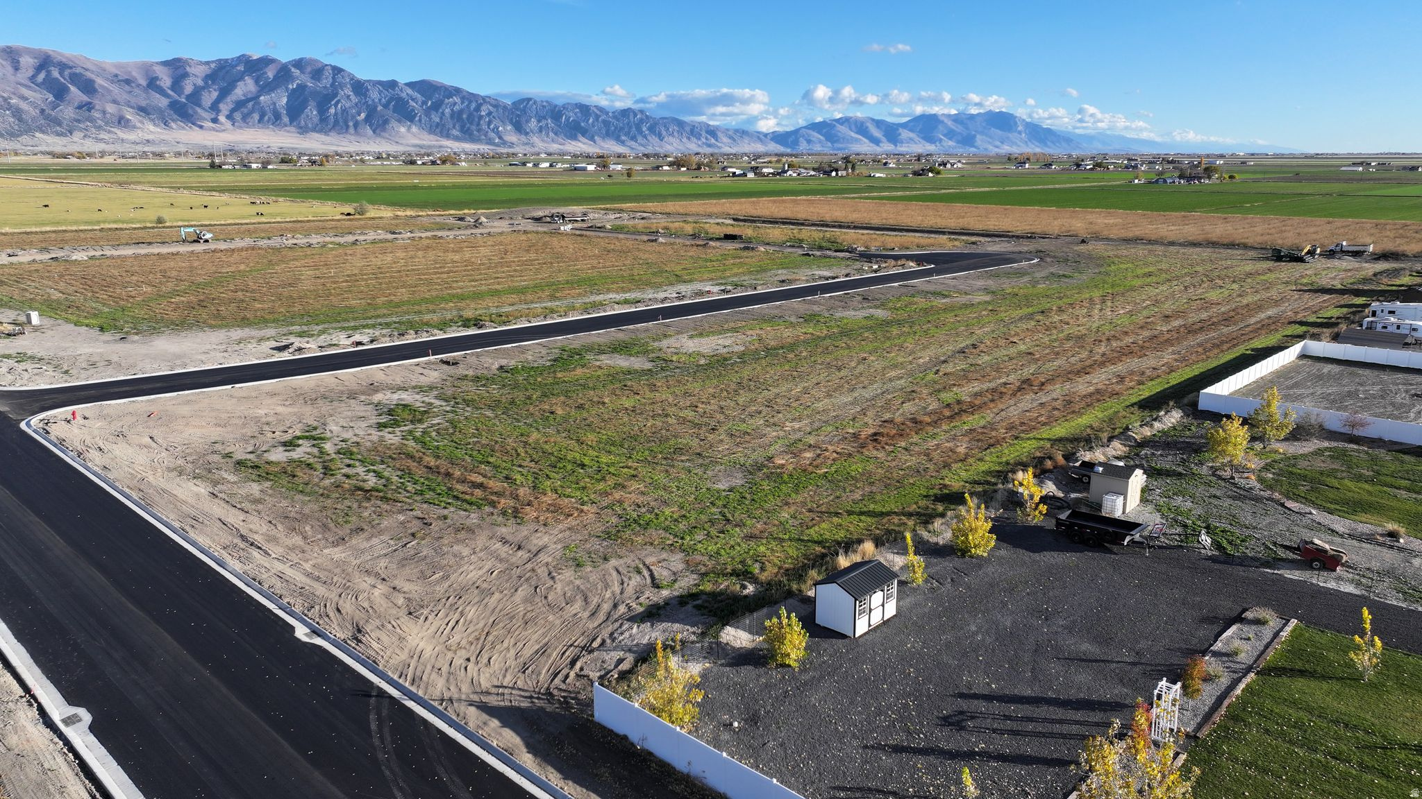 BECKAMS EDGE PHASE 5 - Land