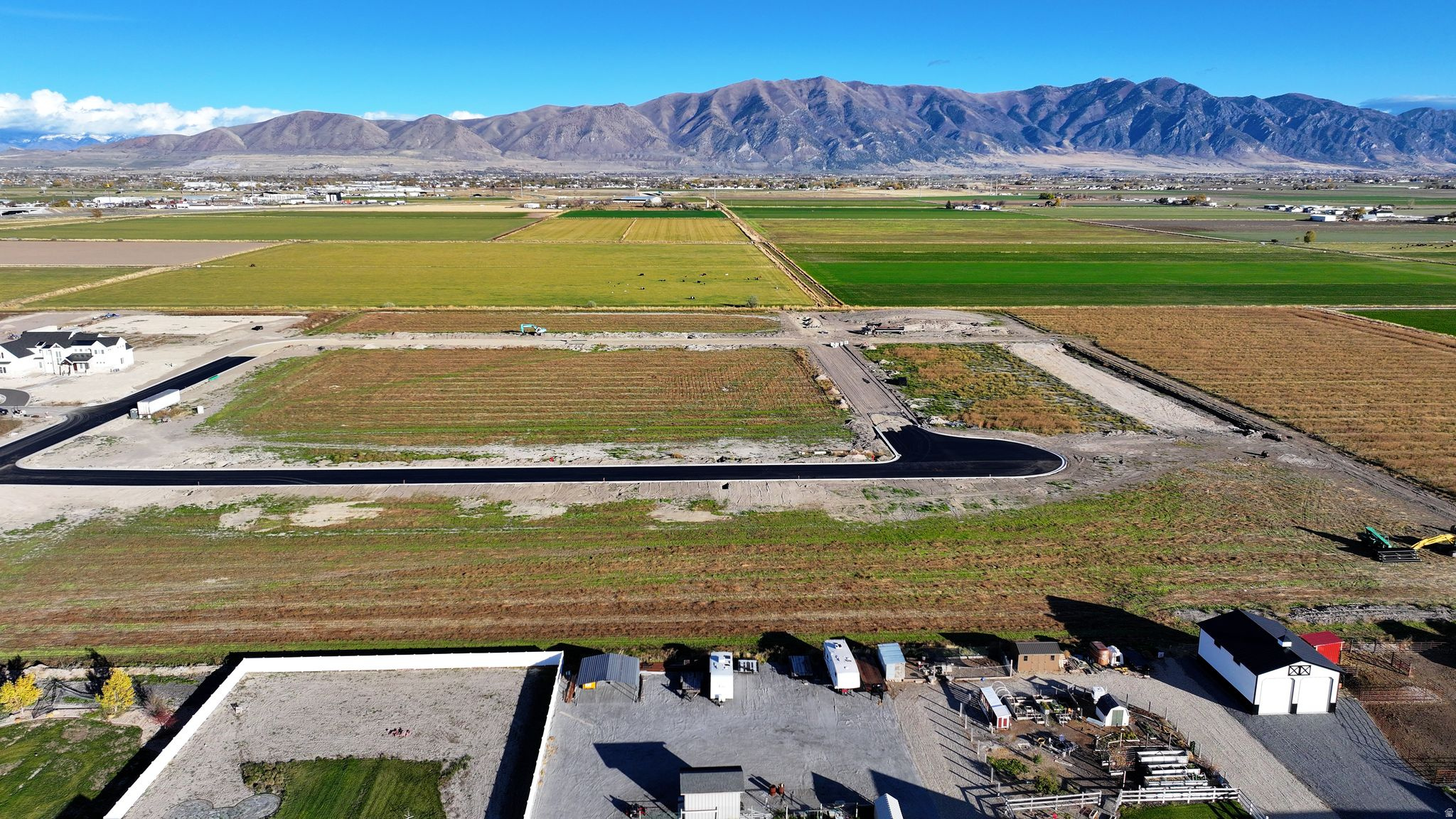 BECKAMS EDGE PHASE 5 - Land