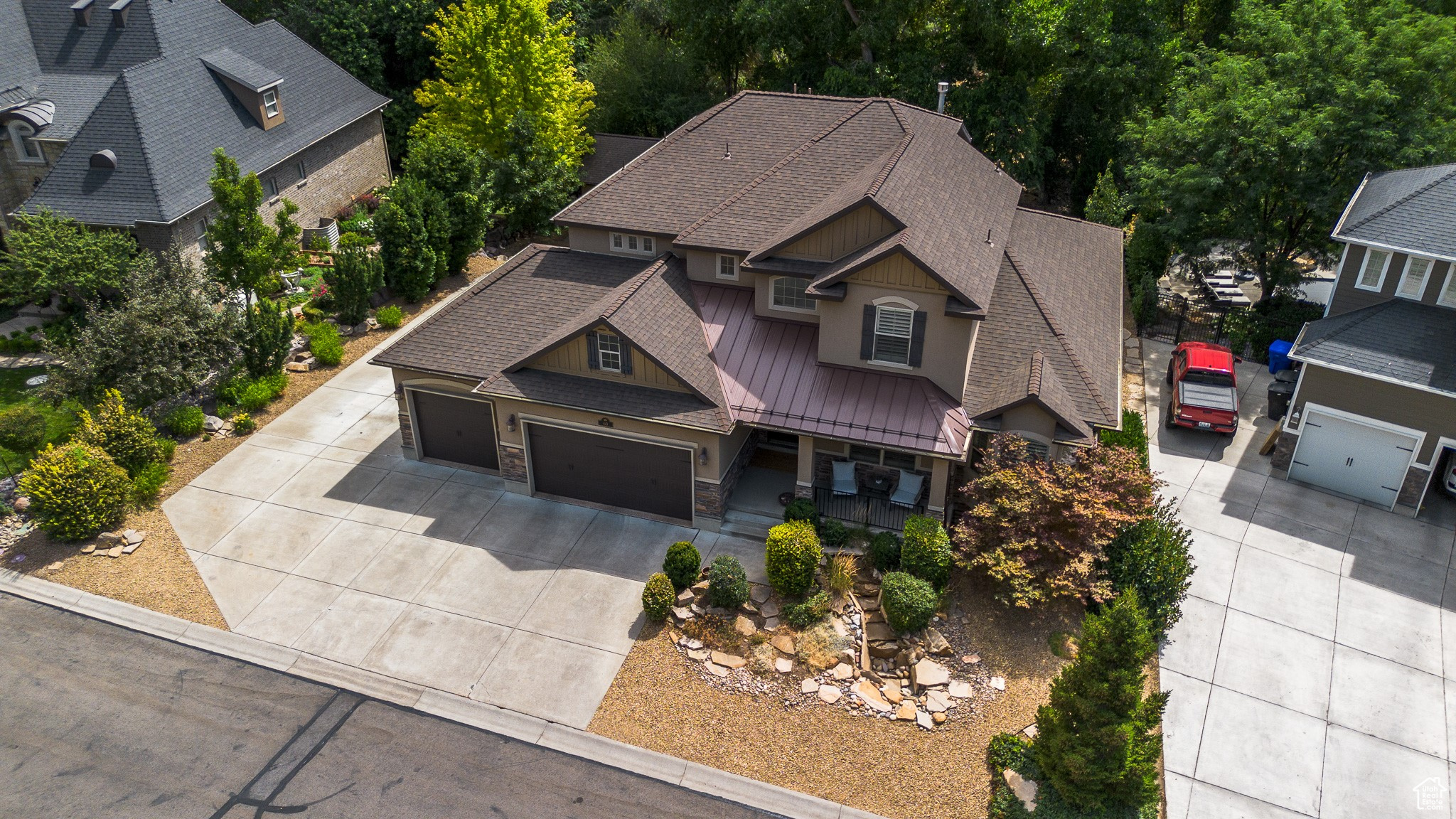 THE GROVE - Residential