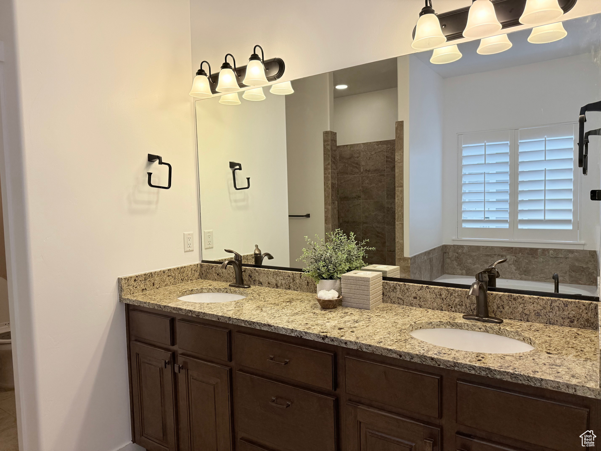 THE GROVE - Residential