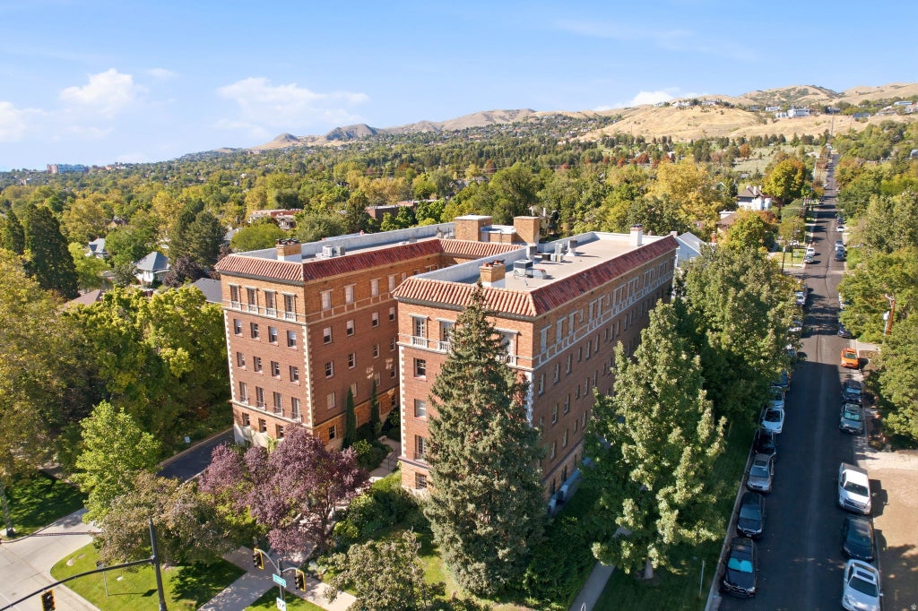 Photo of 1283 E SOUTH TEMPLE St #201, Salt Lake City, UT 84102 (MLS # 2184673)