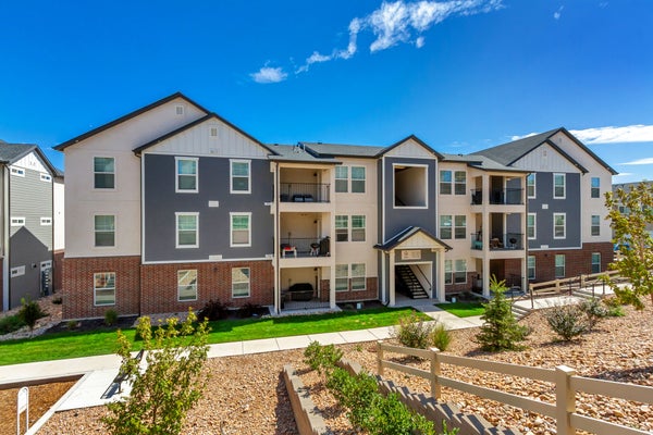 841 N COULSEN DR # G101, SARATOGA SPRINGS, UT 84045 - Image e8bdf33d44e6cb8fb8a605d7a6d77a80/2411066106