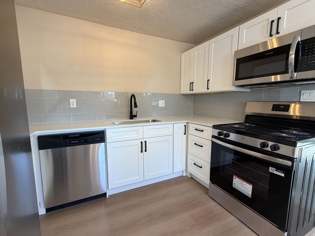 Photo of 647 E SWENSON AVE S #1, Springville, UT 84663 (MLS # 2160027)