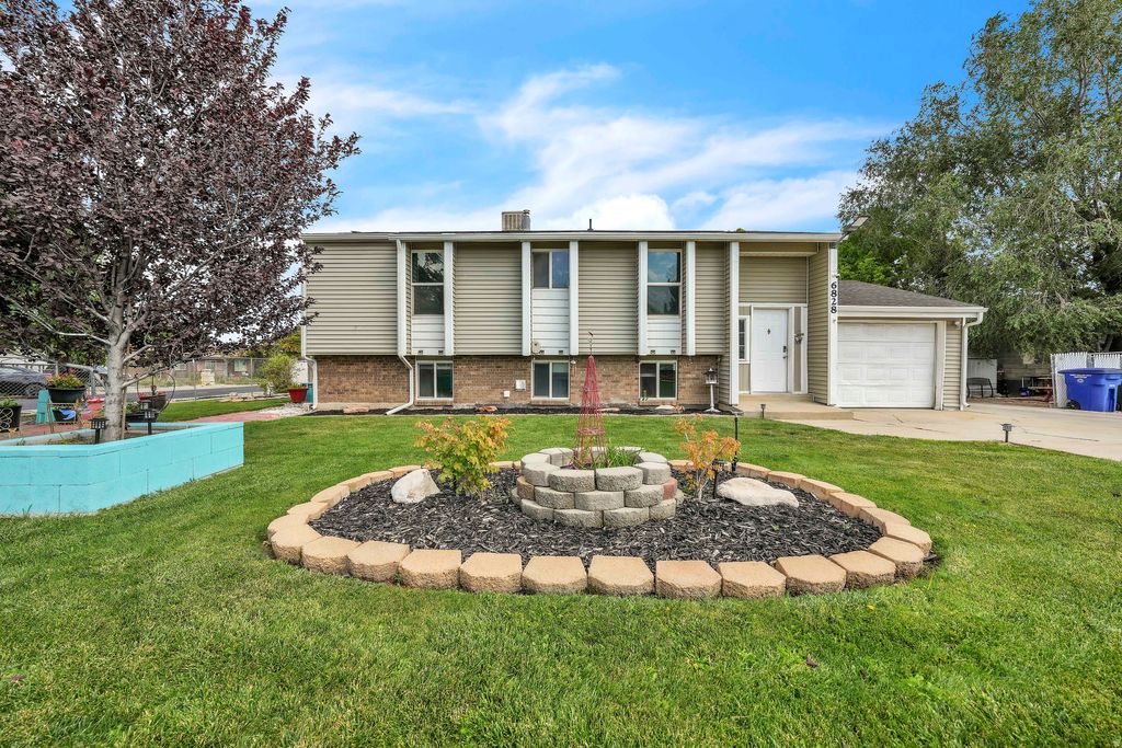 Photo of 6828 W COPPERHILL DR, West Valley City, UT 84128 (MLS # 2151668)