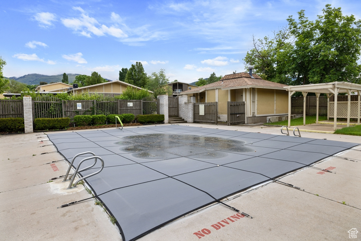 THREE FOUNTAINS - Residential